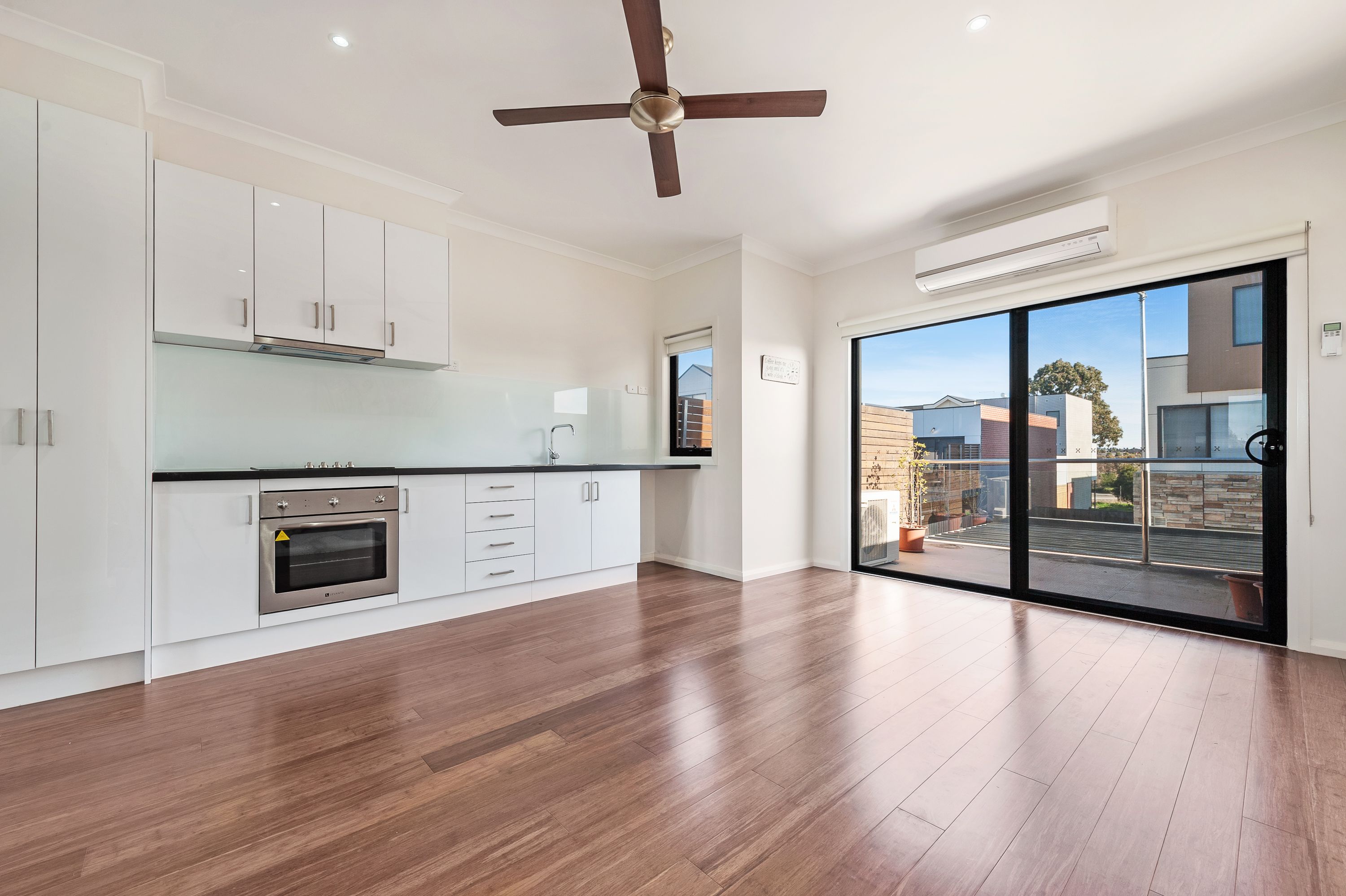 27 Huntington Drive, Craigieburn, VIC 3064