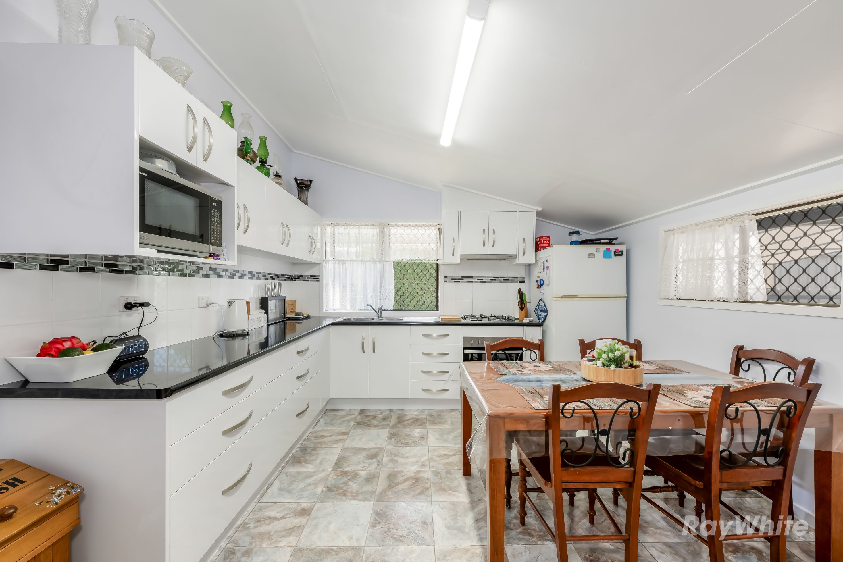 8 George Street — photo 6 of 30