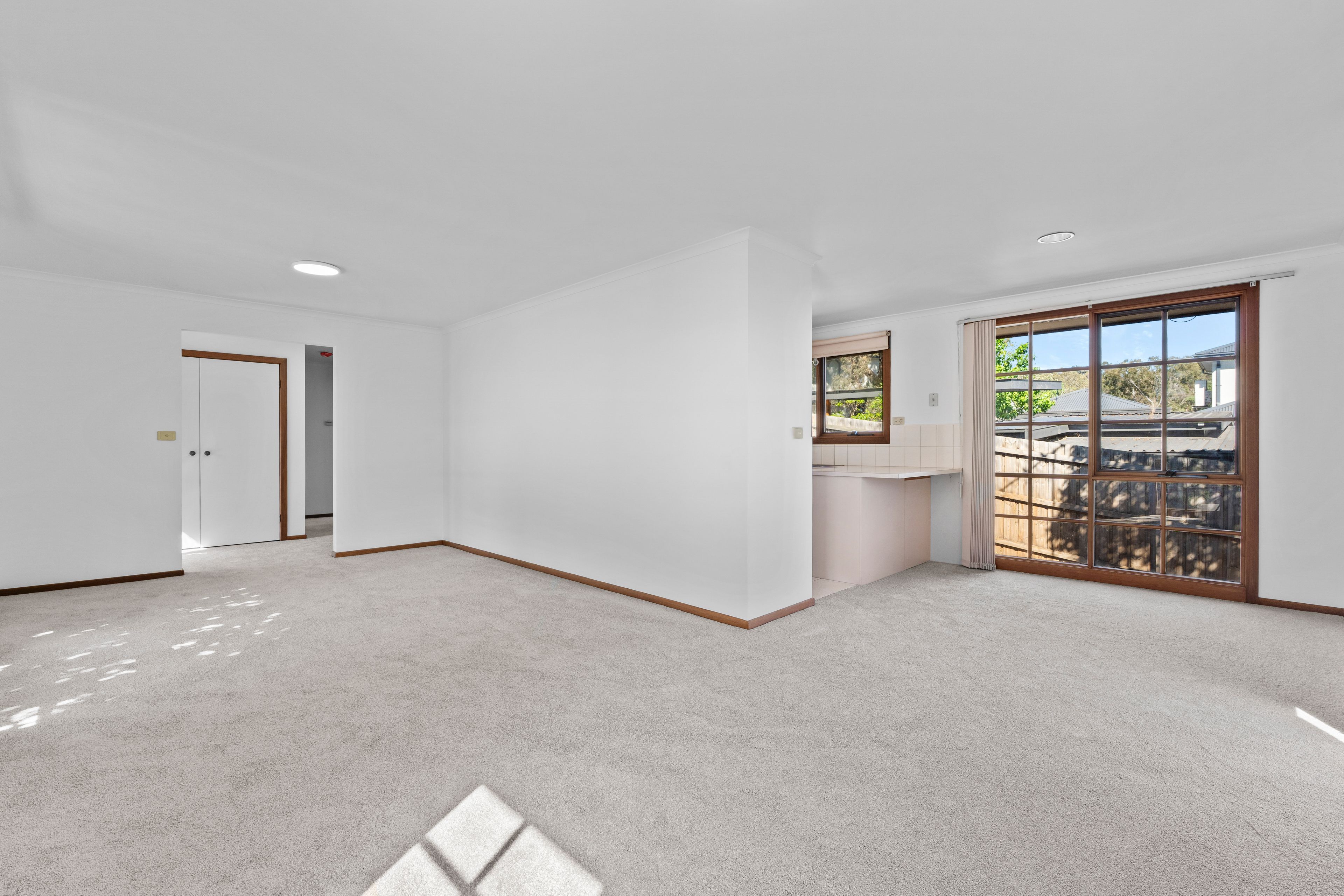 2/285 Bolton Street — photo 3 of 11
