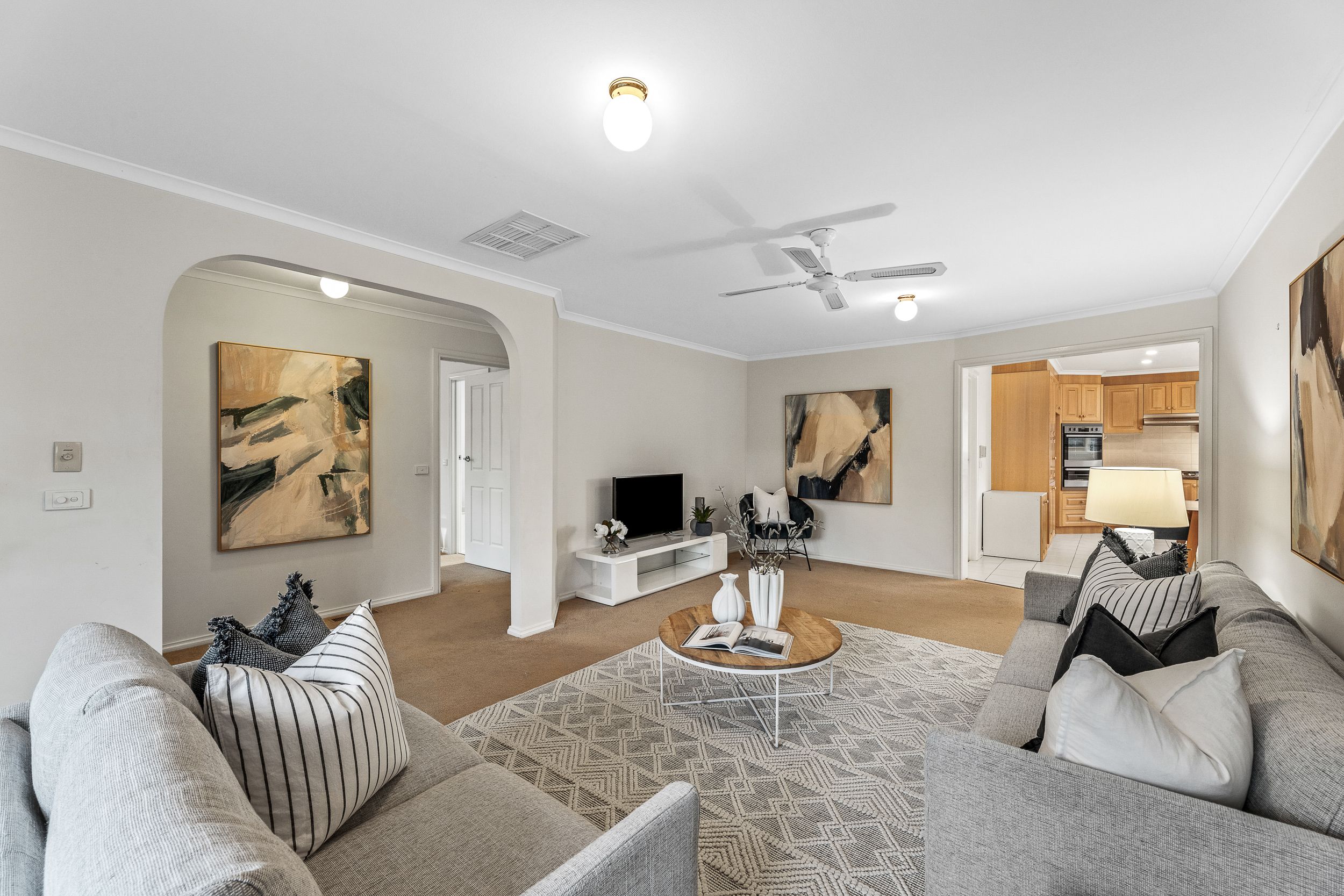 38 Branksome Grove — photo 3 of 21