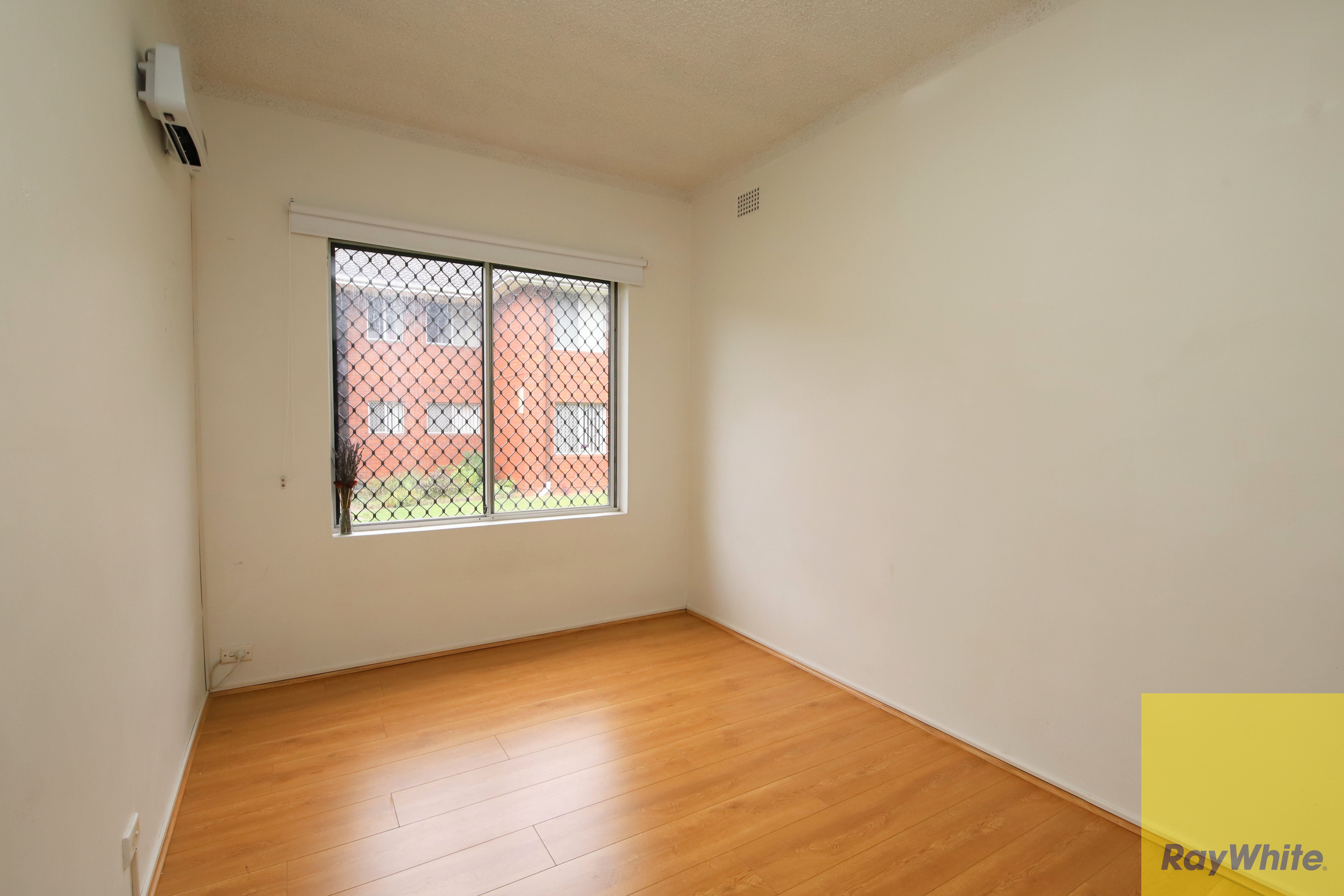 2/85 Chapel Road — photo 3 of 9