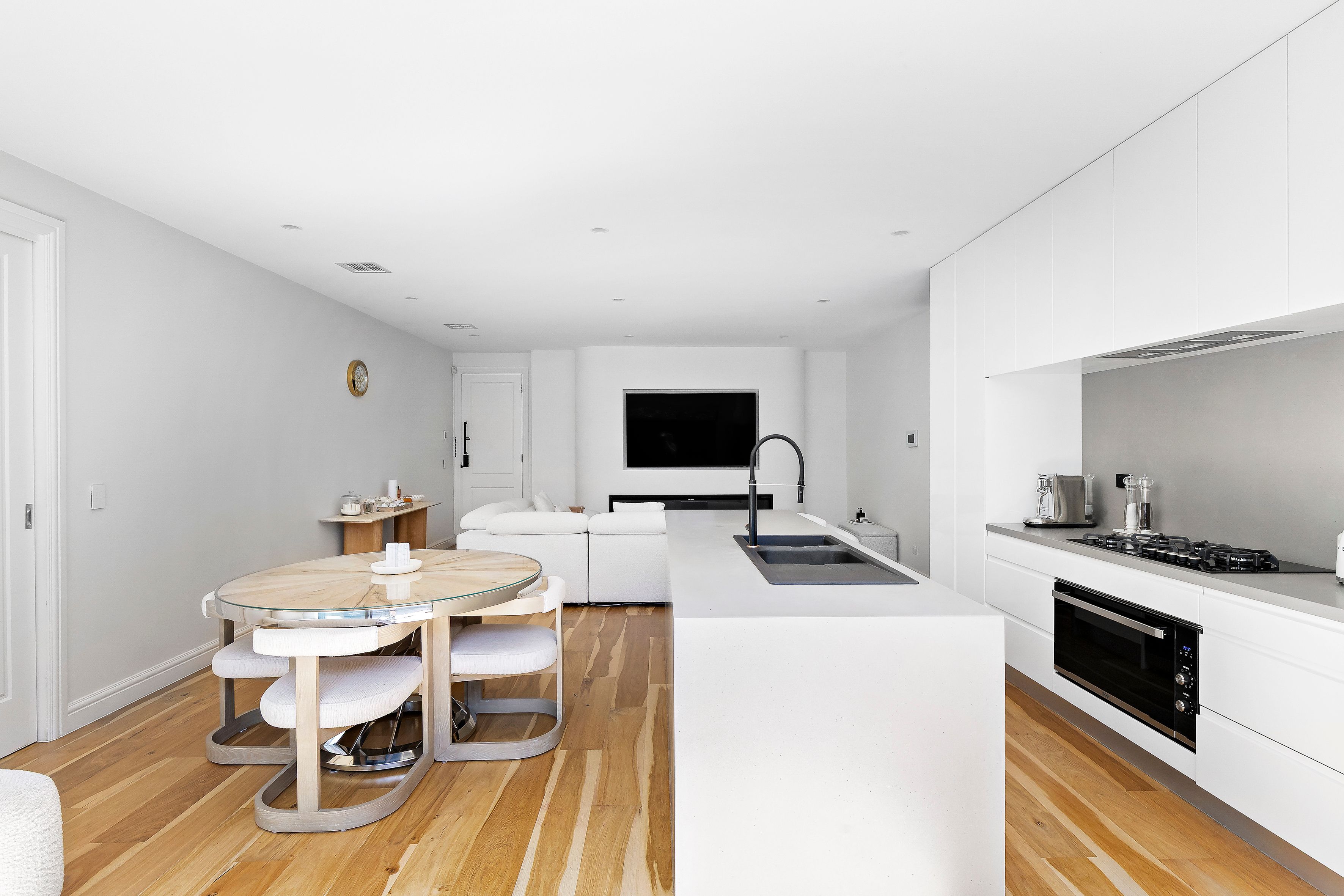 2/55 Mathieson Street — photo 6 of 16
