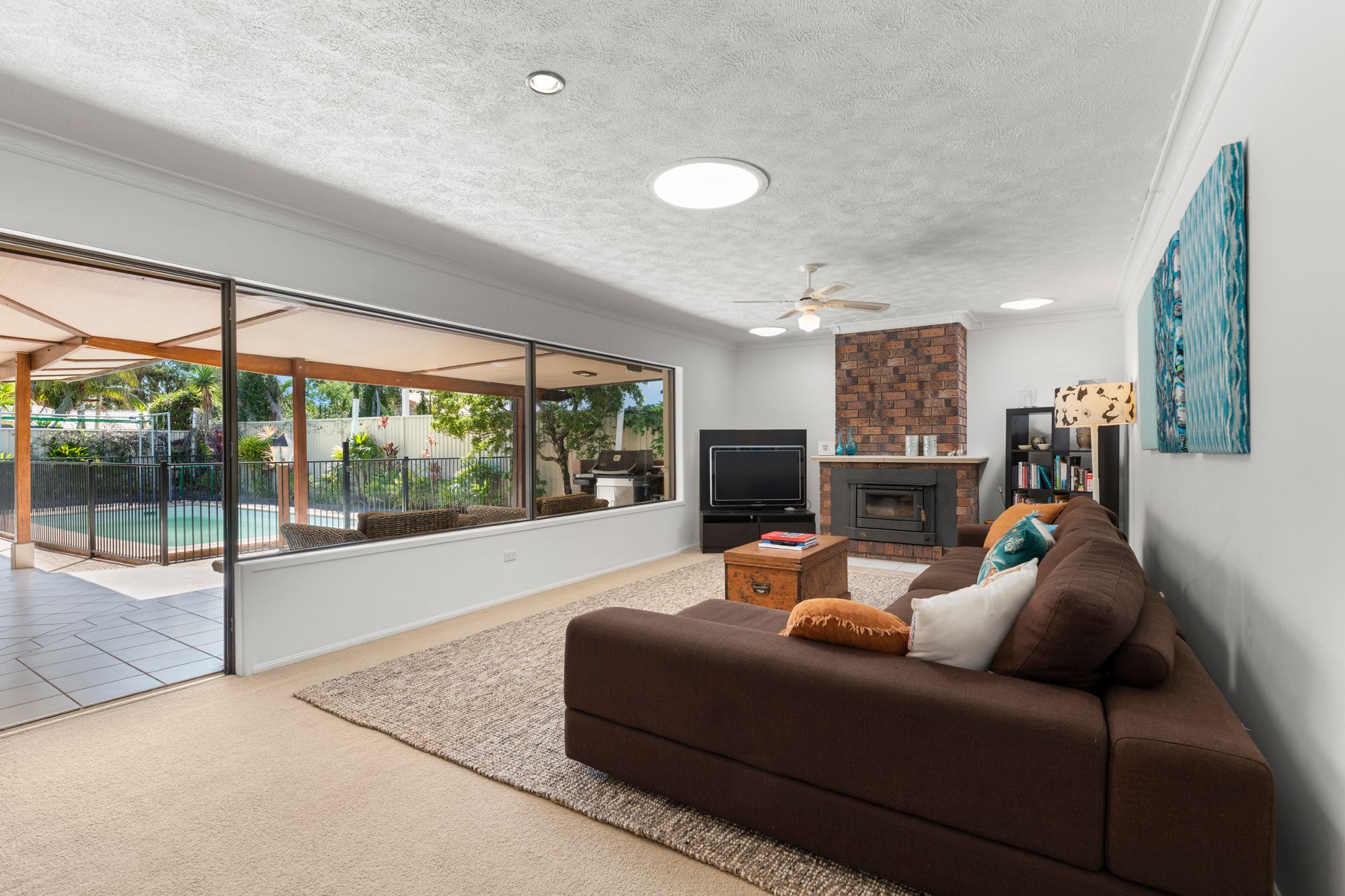 205 Acanthus Avenue, Burleigh Waters, QLD 4220