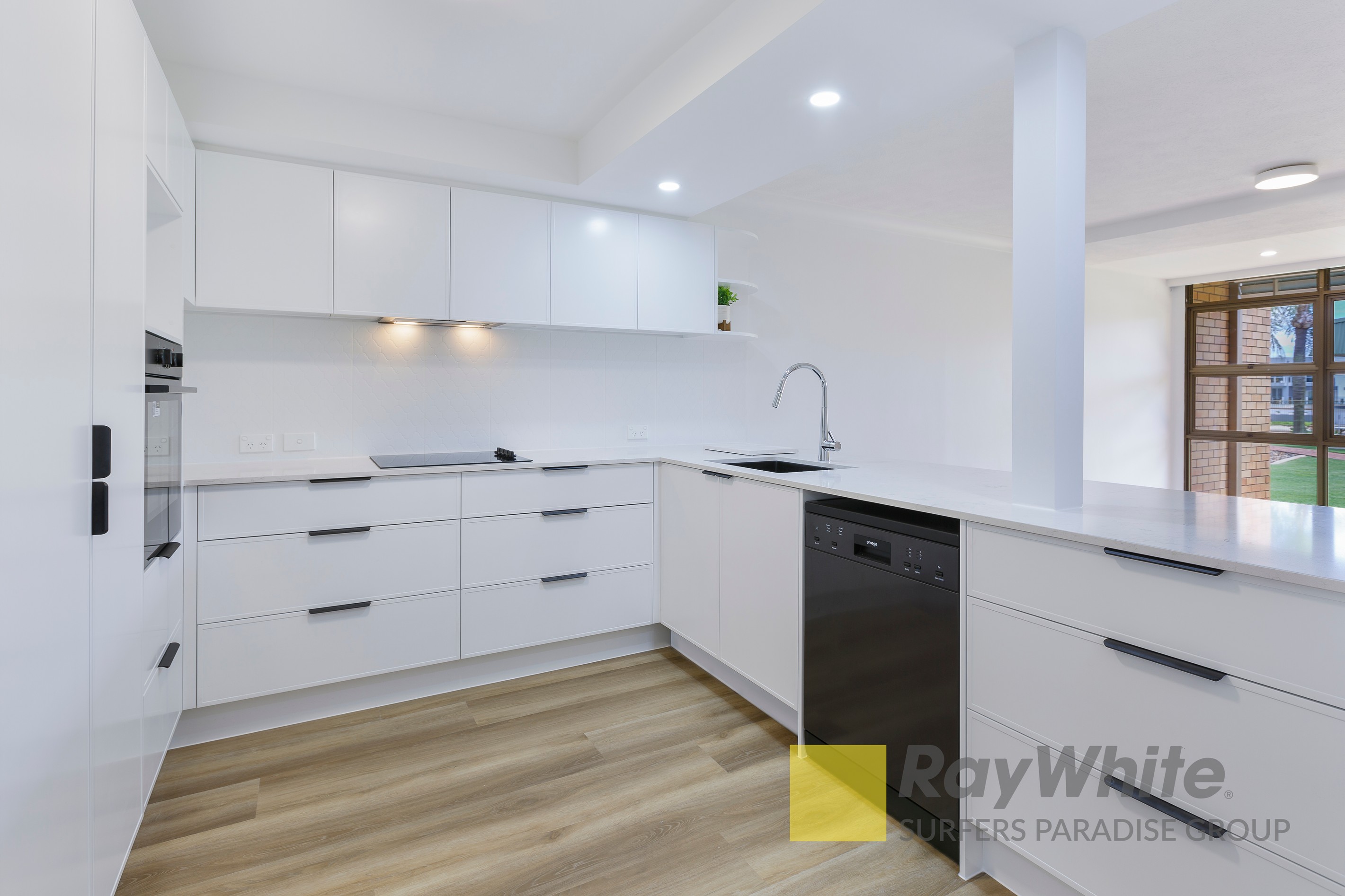 11/33-39 Hooker Boulevard, Broadbeach, QLD 4218