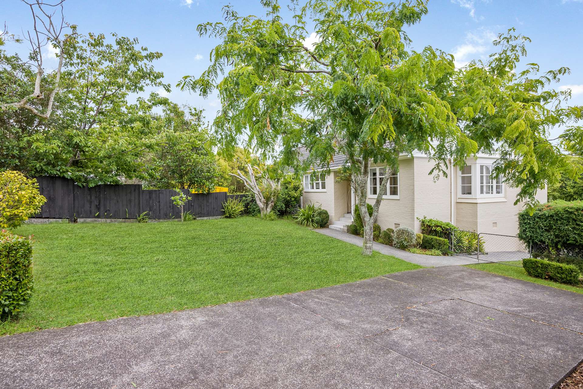 30a Waiatarua Road photo 0