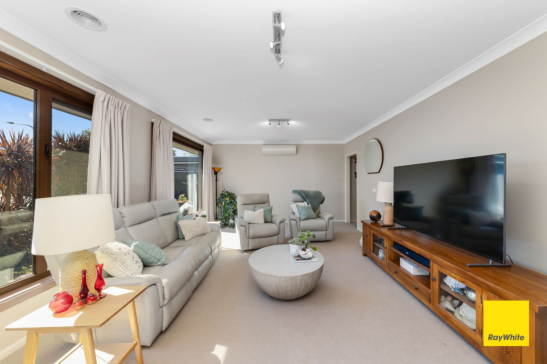 22 Larmer Street — photo 3 of 25