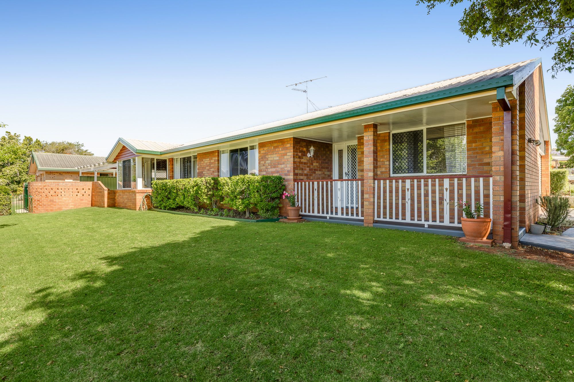 2 Marguerita Court, Centenary Heights, QLD 4350