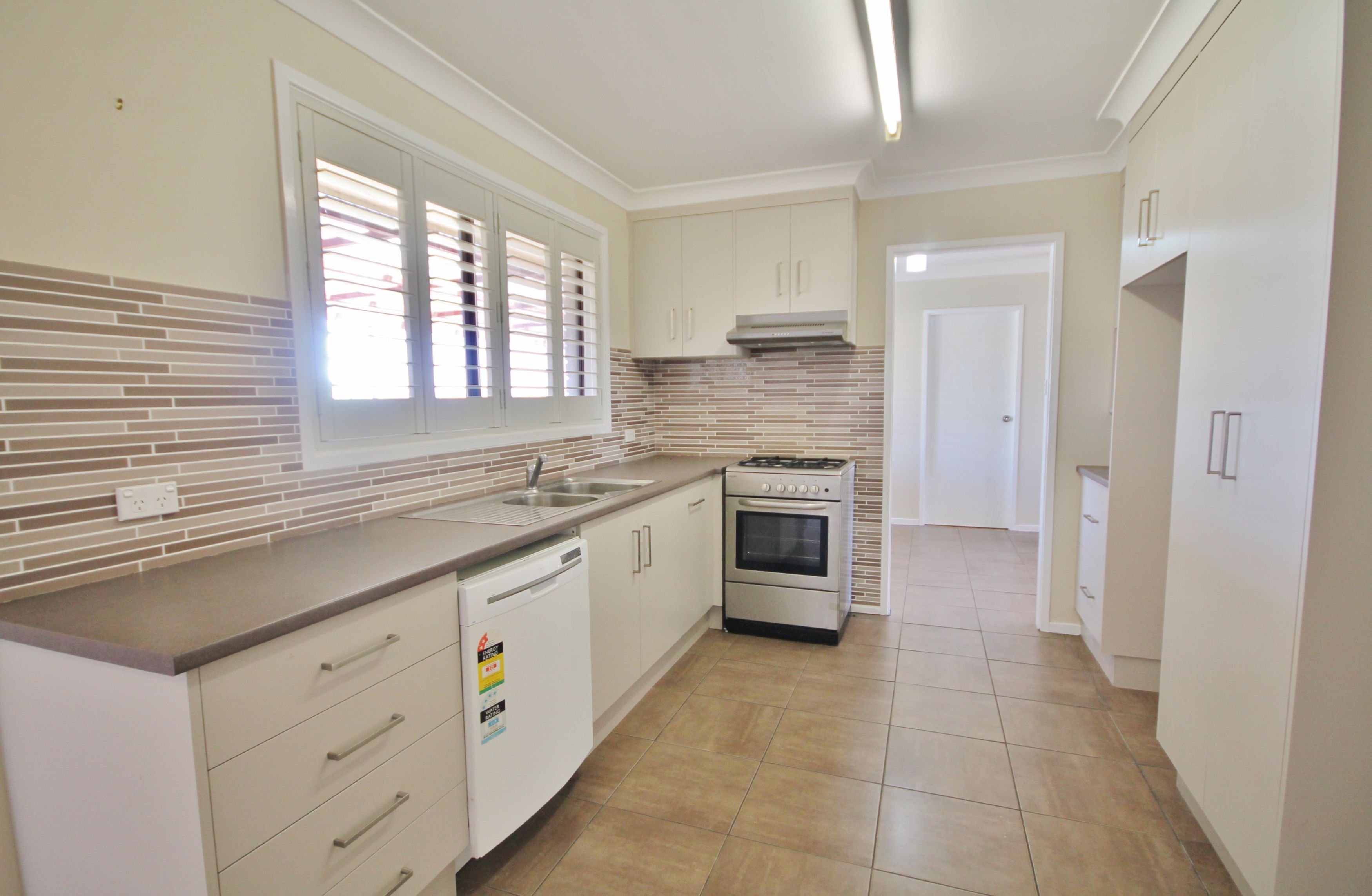 24 Dwyer Drive, Young, NSW 2594