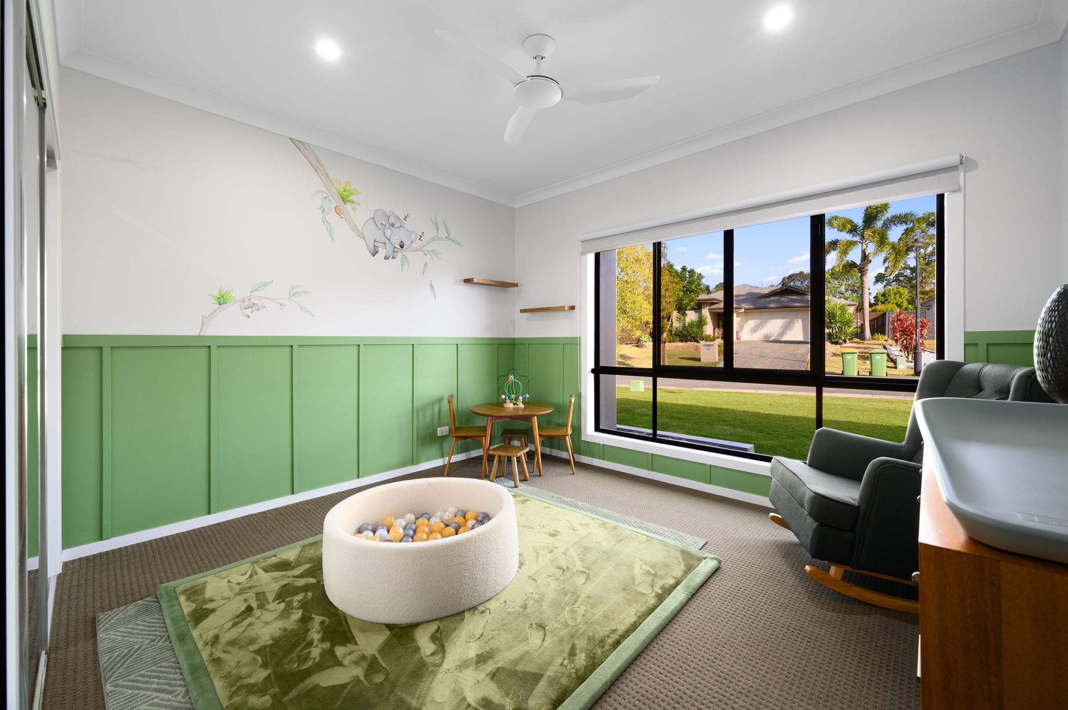 19 Peregrine Crescent — photo 14 of 24