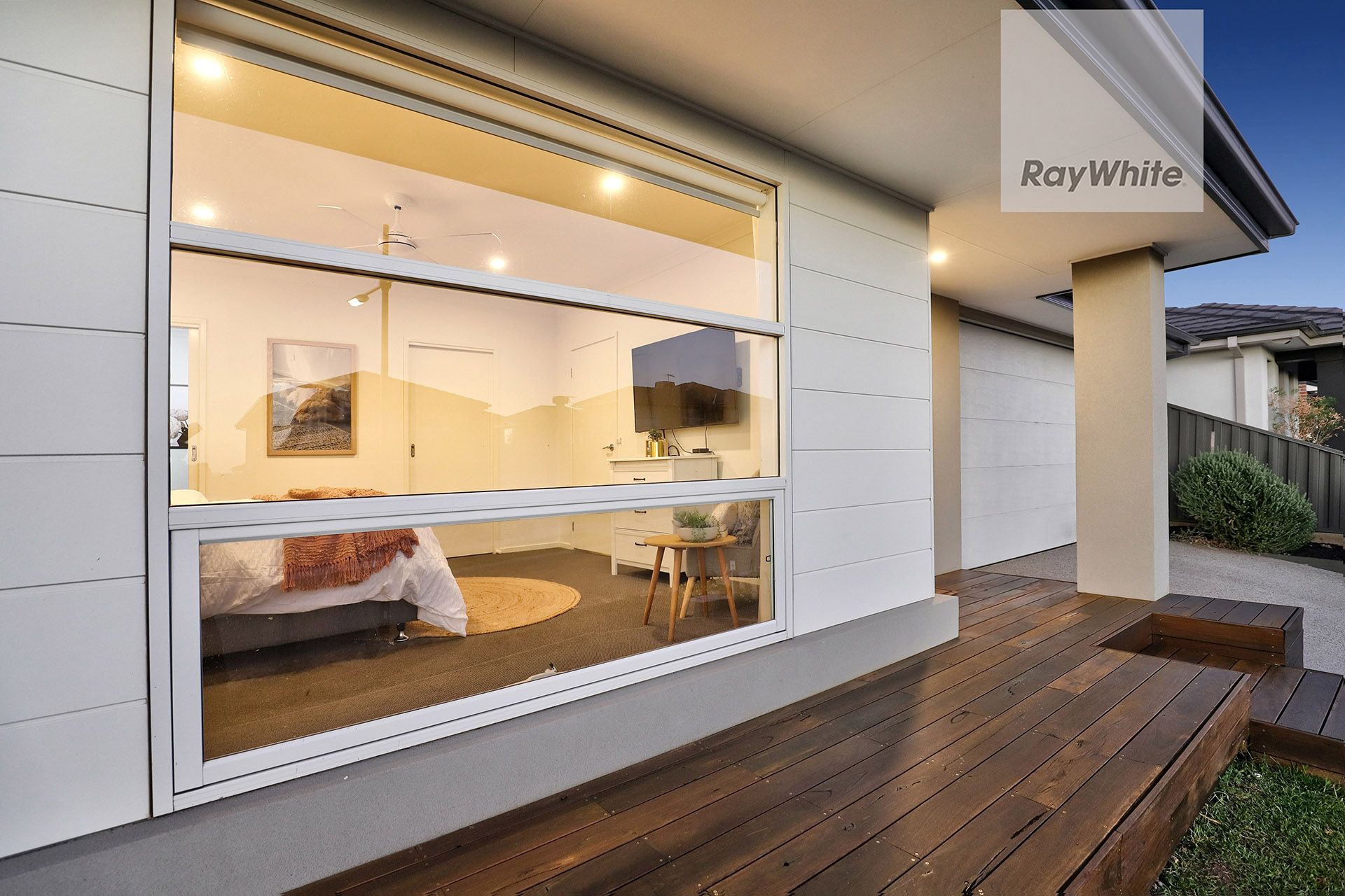 99 Frontier Avenue, Greenvale, VIC 3059