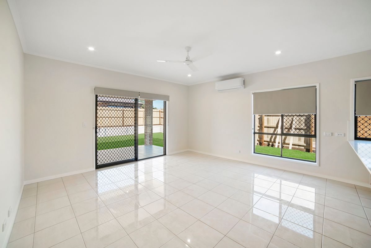 33 Oxbow Crescent, Lawnton, QLD 4501