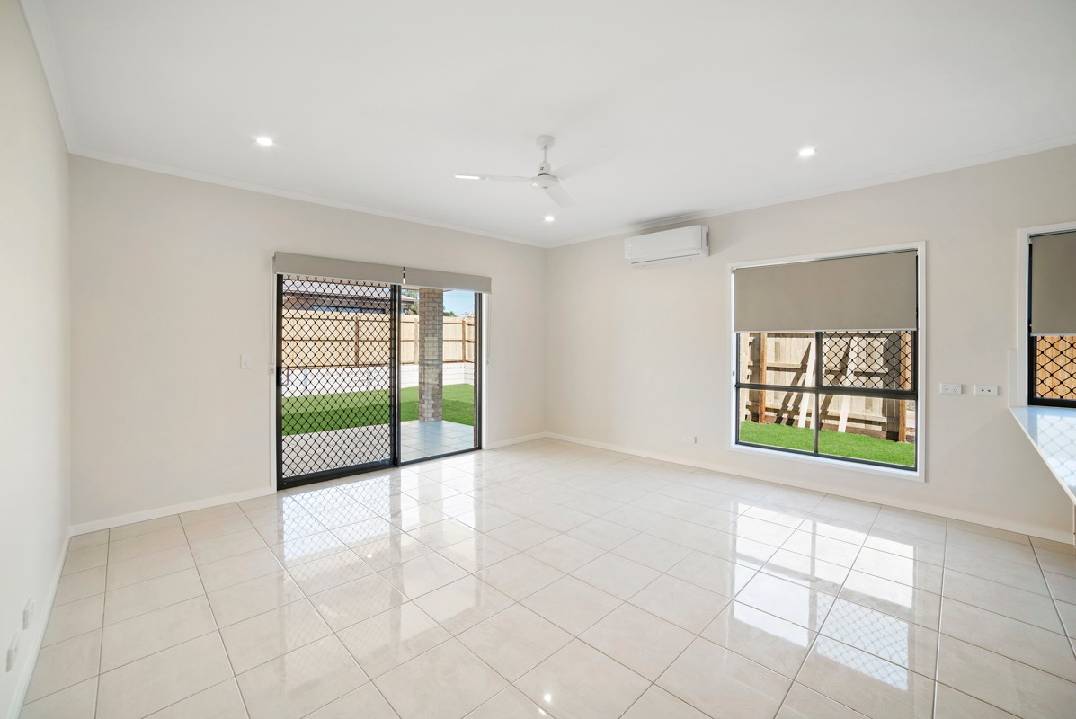 33 Oxbow Crescent, Lawnton, QLD 4501