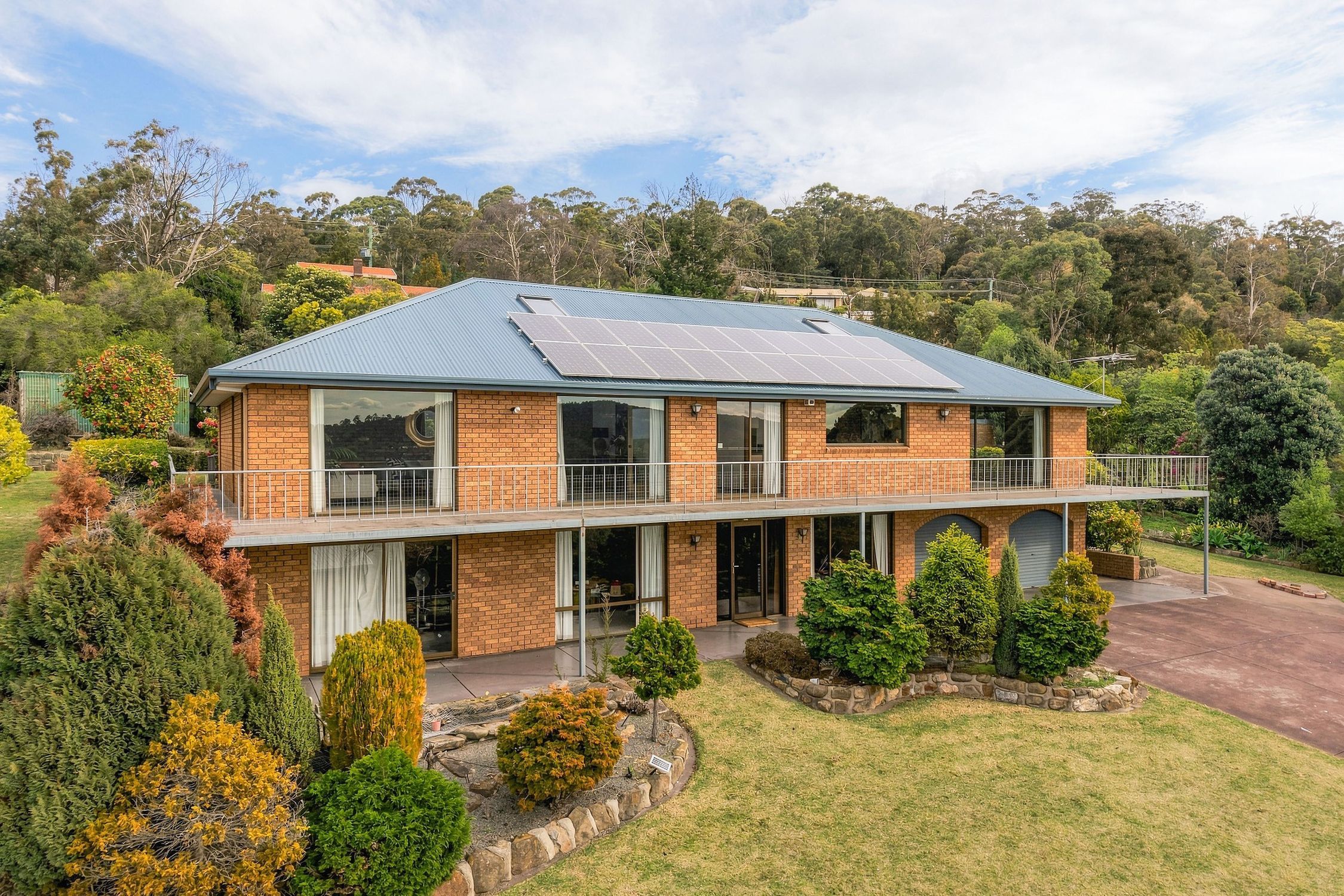 5 Bluewater Court — photo from Ray White Hobart