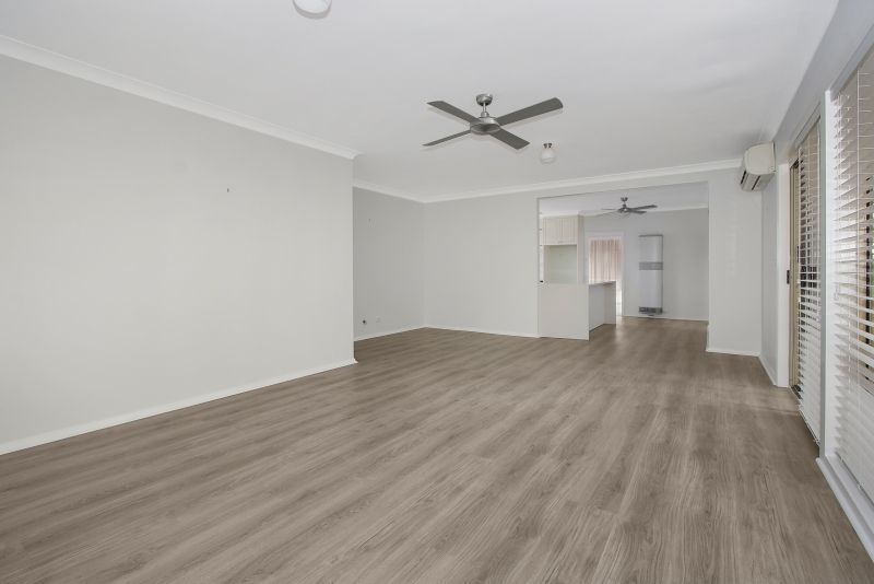 520 Saunders Road — photo 4 of 12