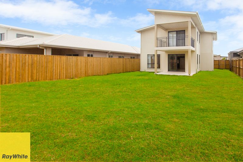 8 Waters Close, Hope Island, QLD 4212