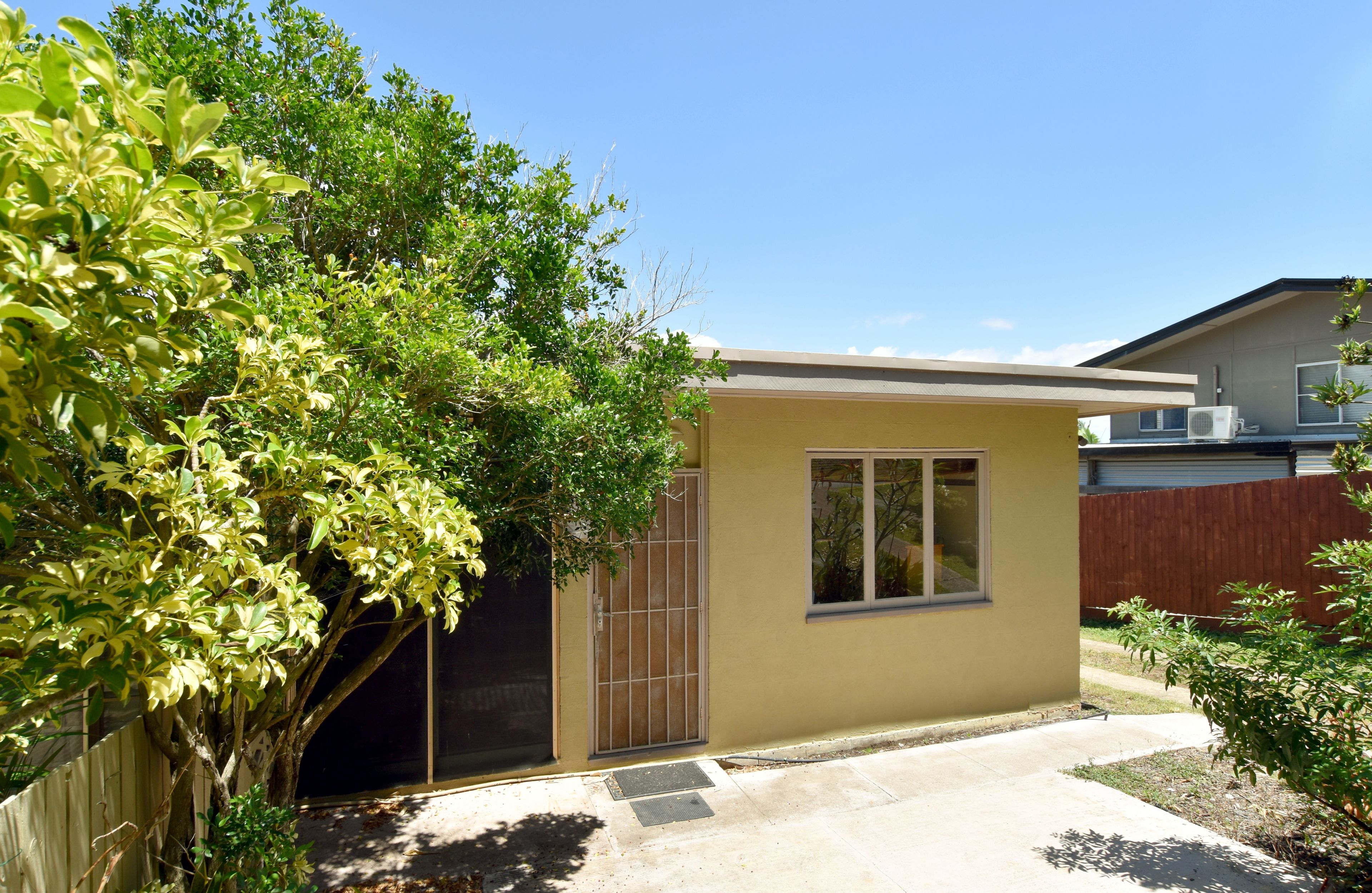 1/19 Pine Avenue, West Gladstone, QLD 4680