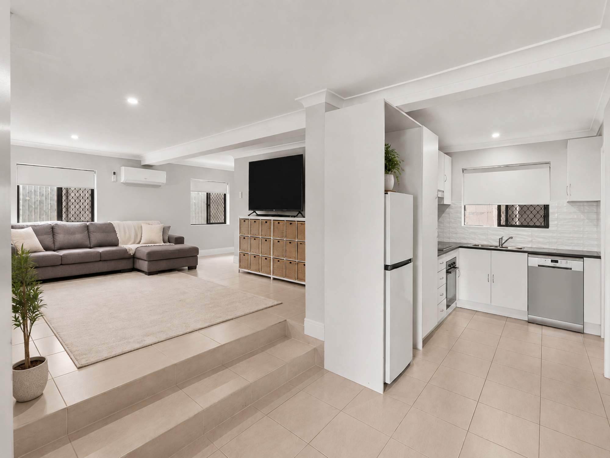 57 Macarthur Crescent — photo 16 of 24