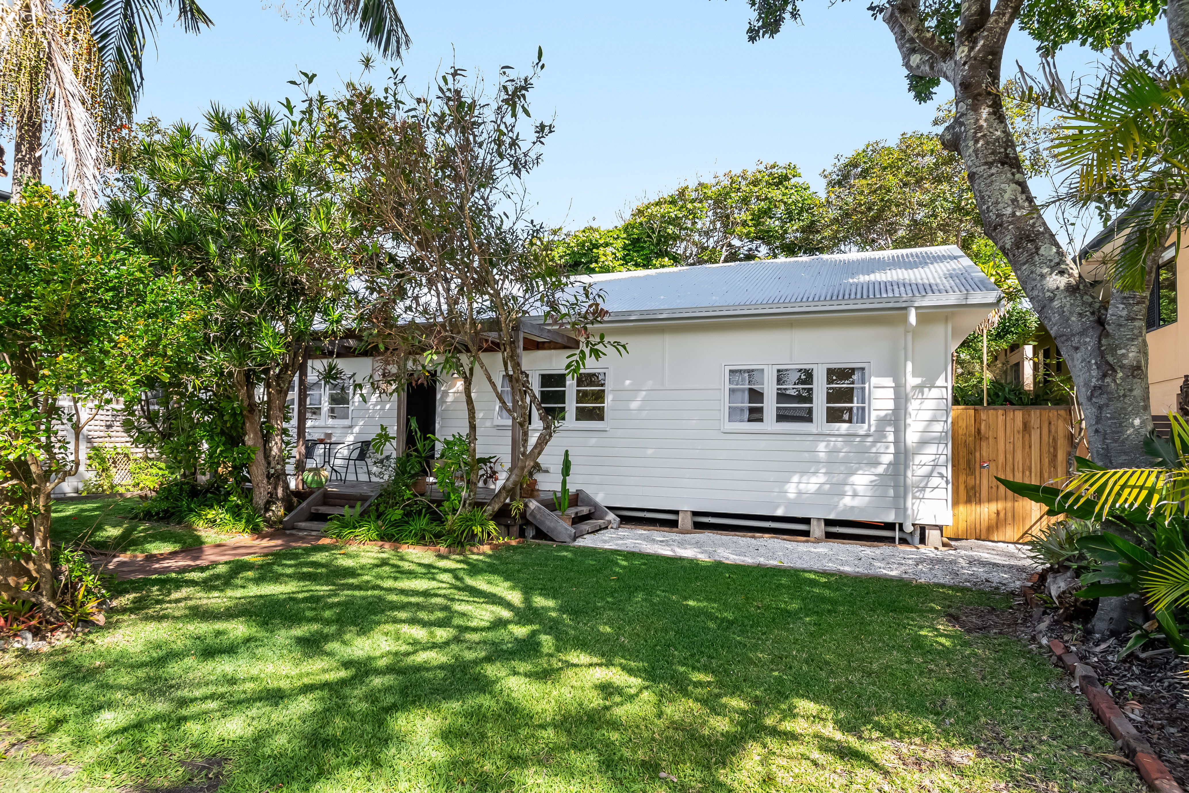 21 Byron Street — photo 3 of 20