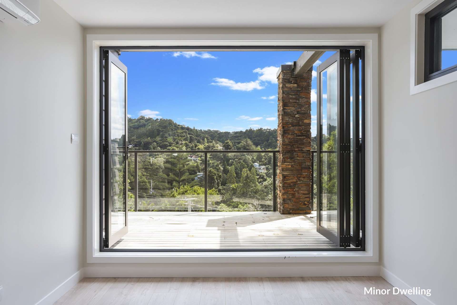 1/211 Victory Road, Laingholm, Waitakere City