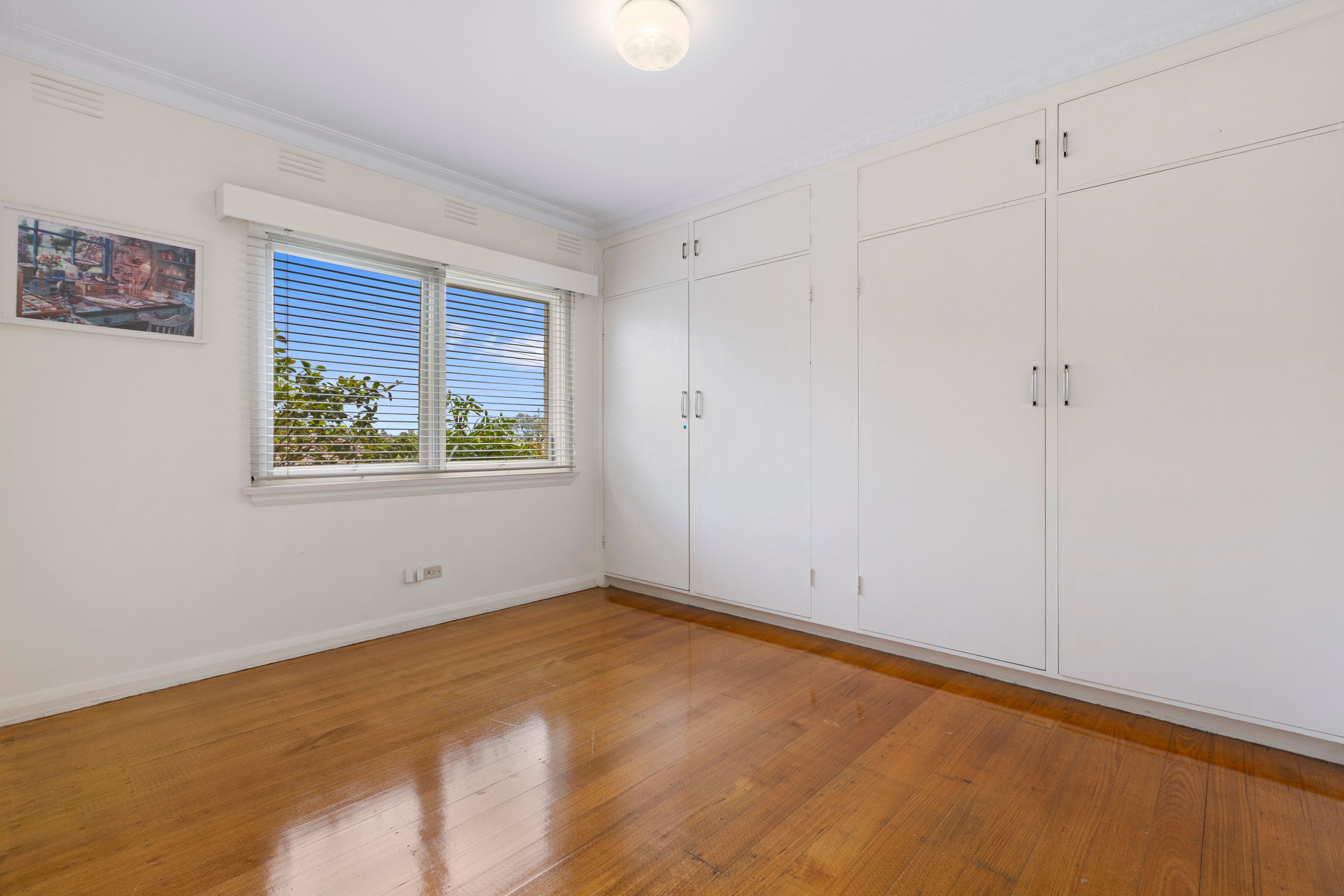 135 Huntingdale Road — photo 4 of 8