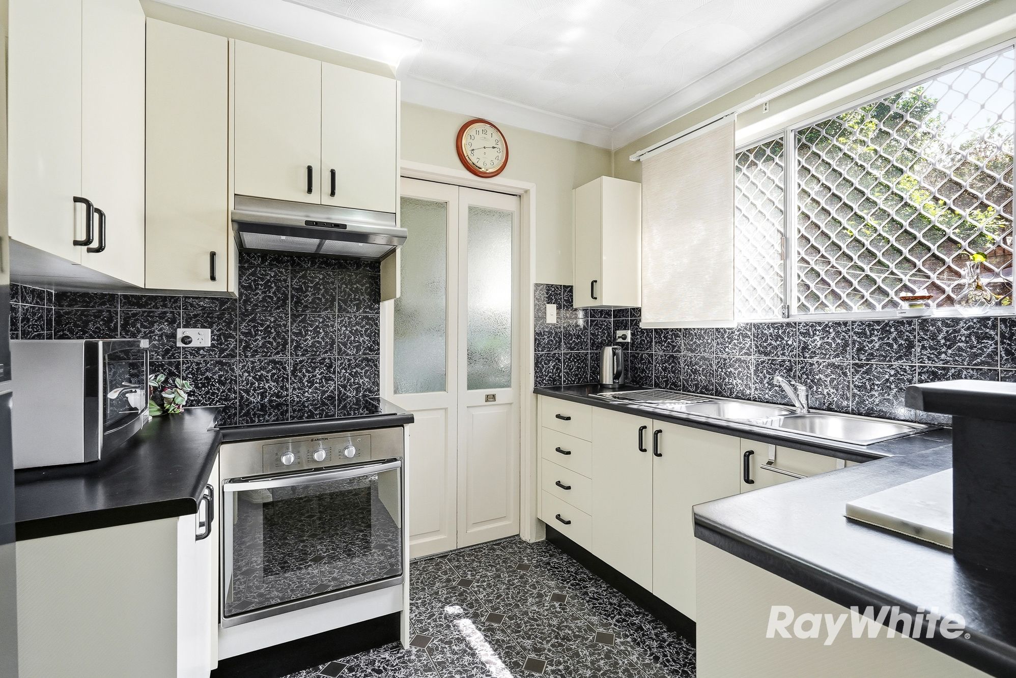 4/2 Glebe Street — photo 4 of 22
