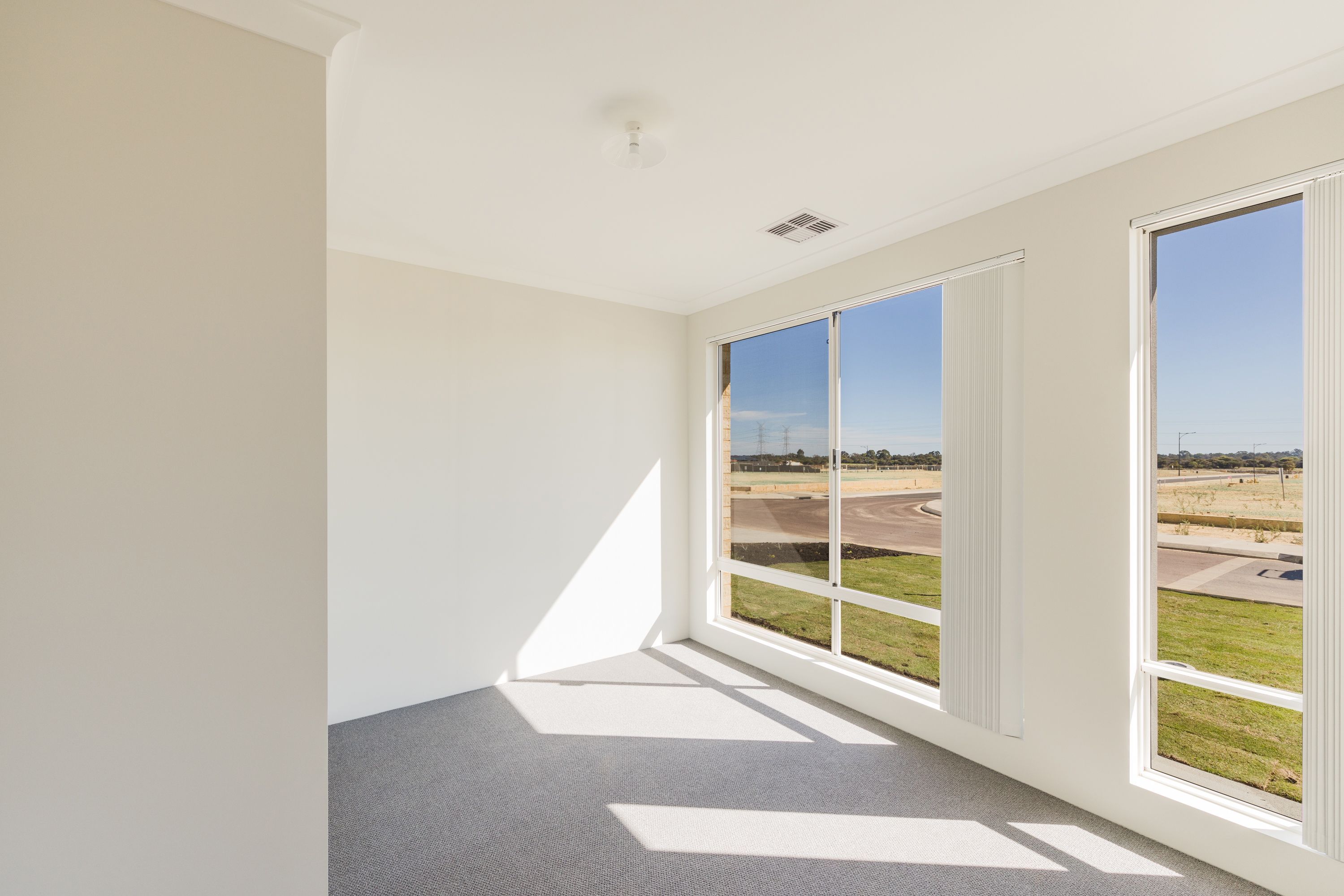 16 Flannigan Approach, Champion Lakes, WA 6111