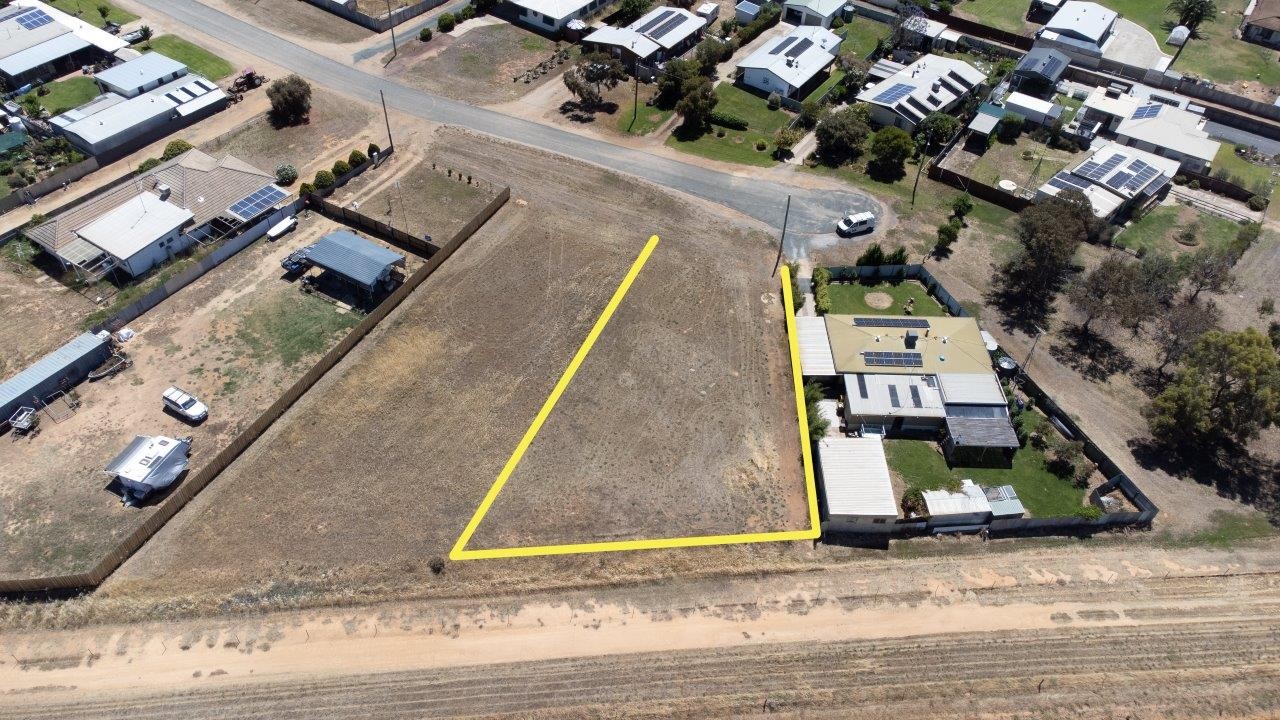12 De Quiros Street, Wakool, NSW 2710