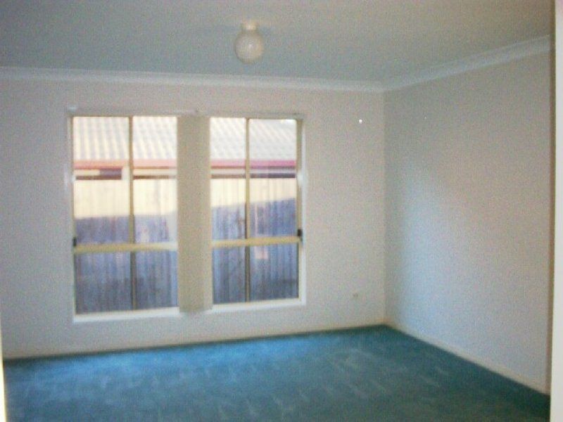 24 Magnolia Grove, Robertson, QLD 4109