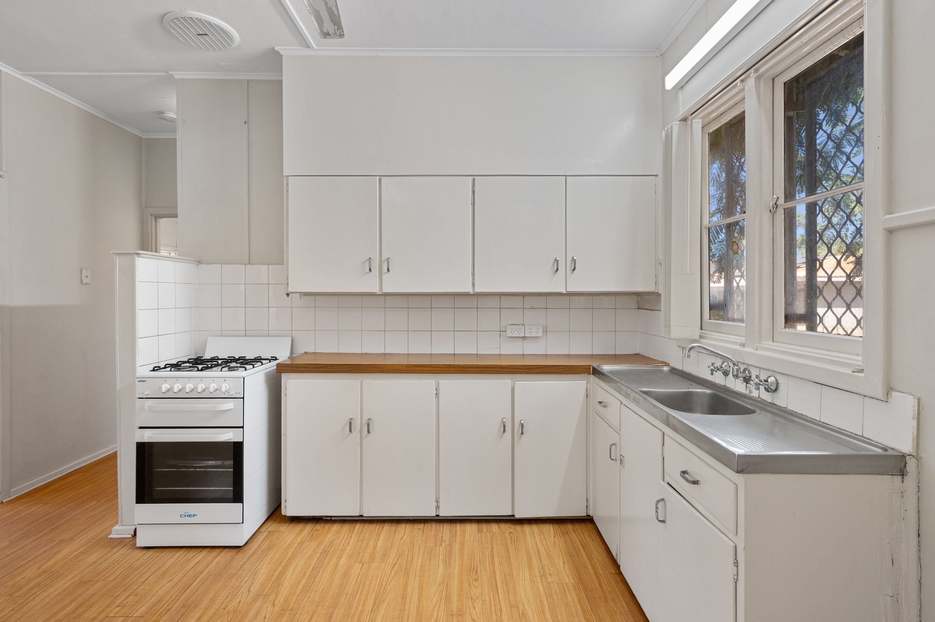 38 Pedlar Street — photo 4 of 29