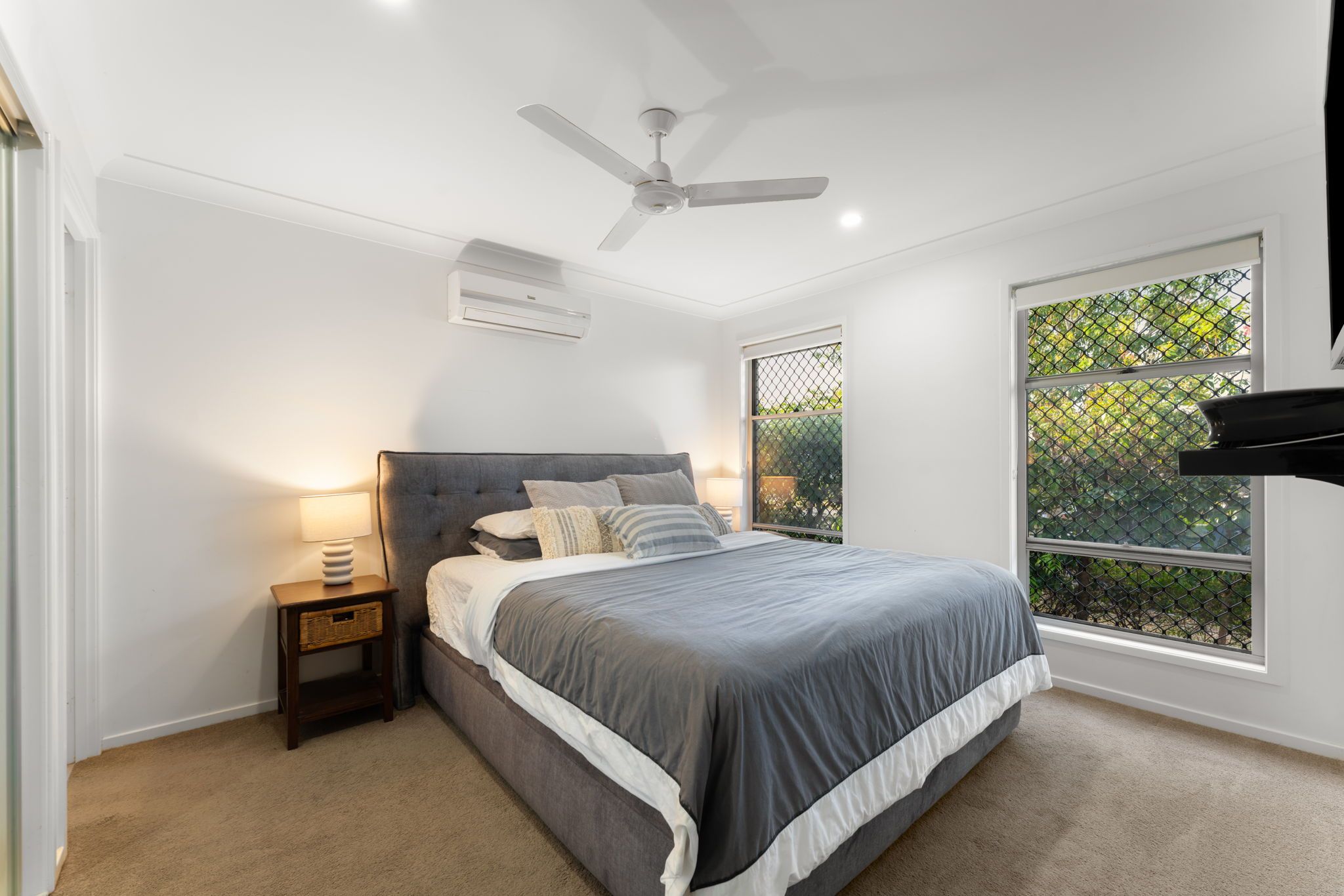 25 Mount Cooroora Street — photo 4 of 29
