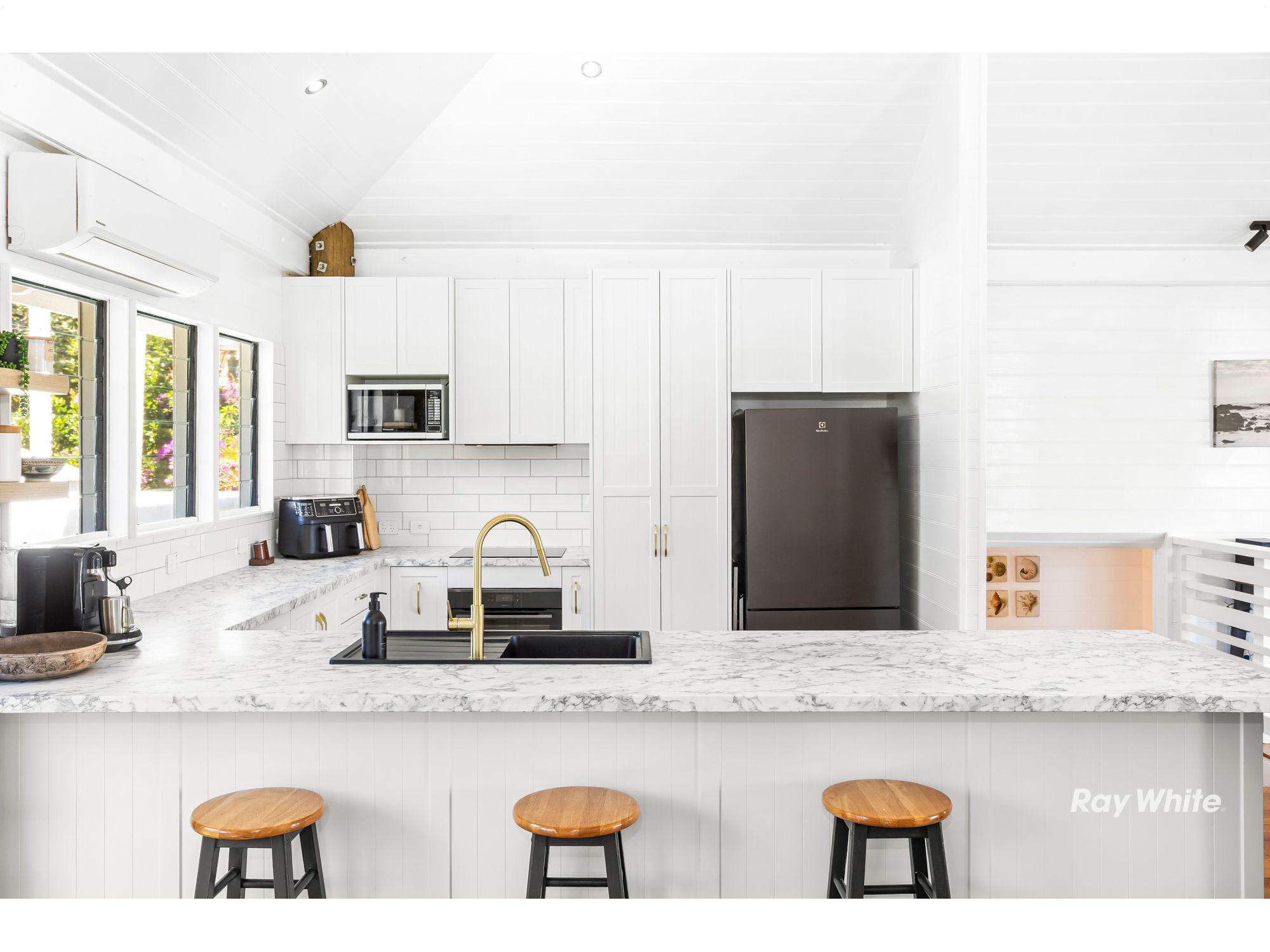 8 Rosslyn Close — photo 10 of 30