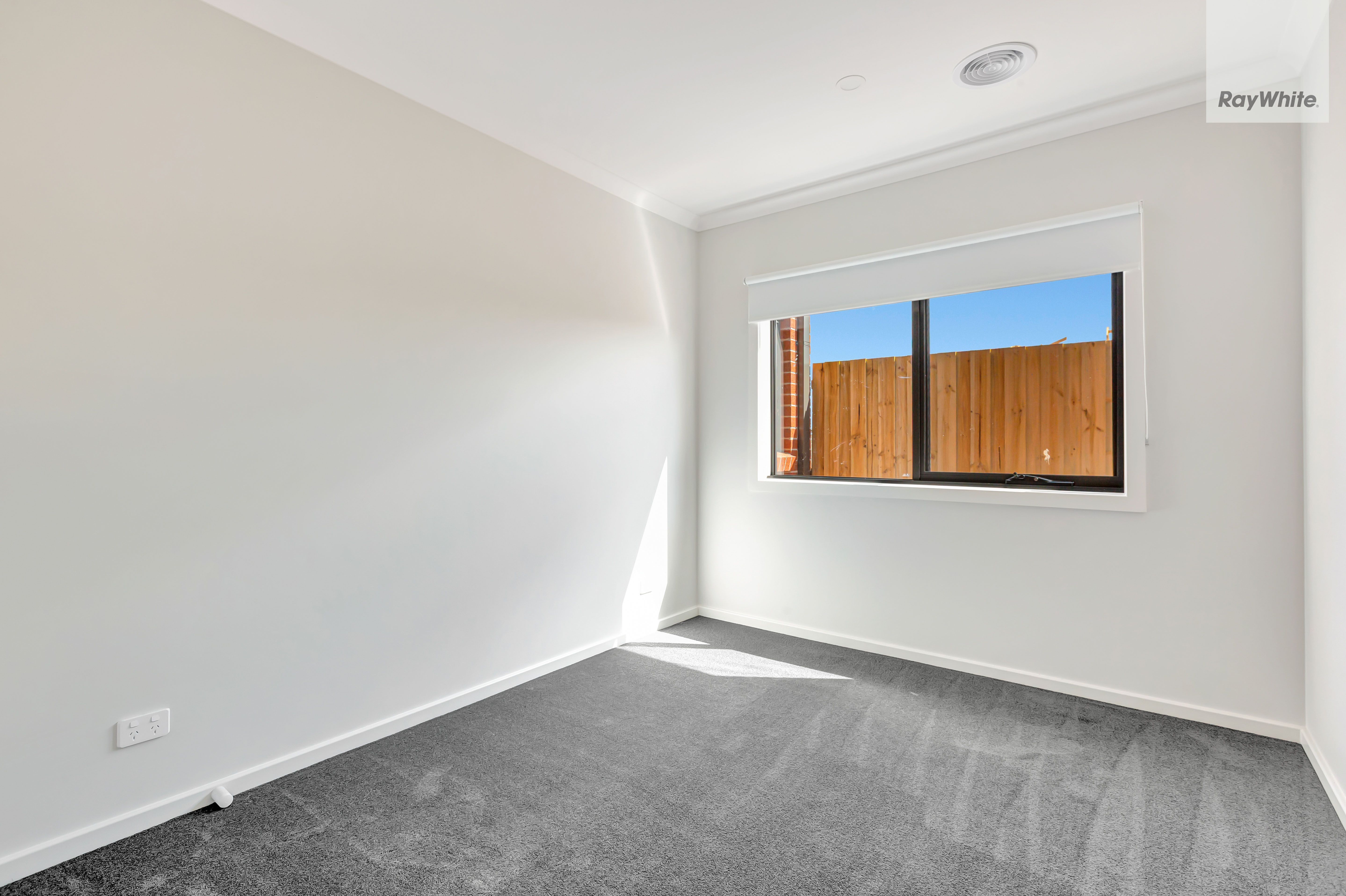 158 Newbridge Boulevard — photo 10 of 11