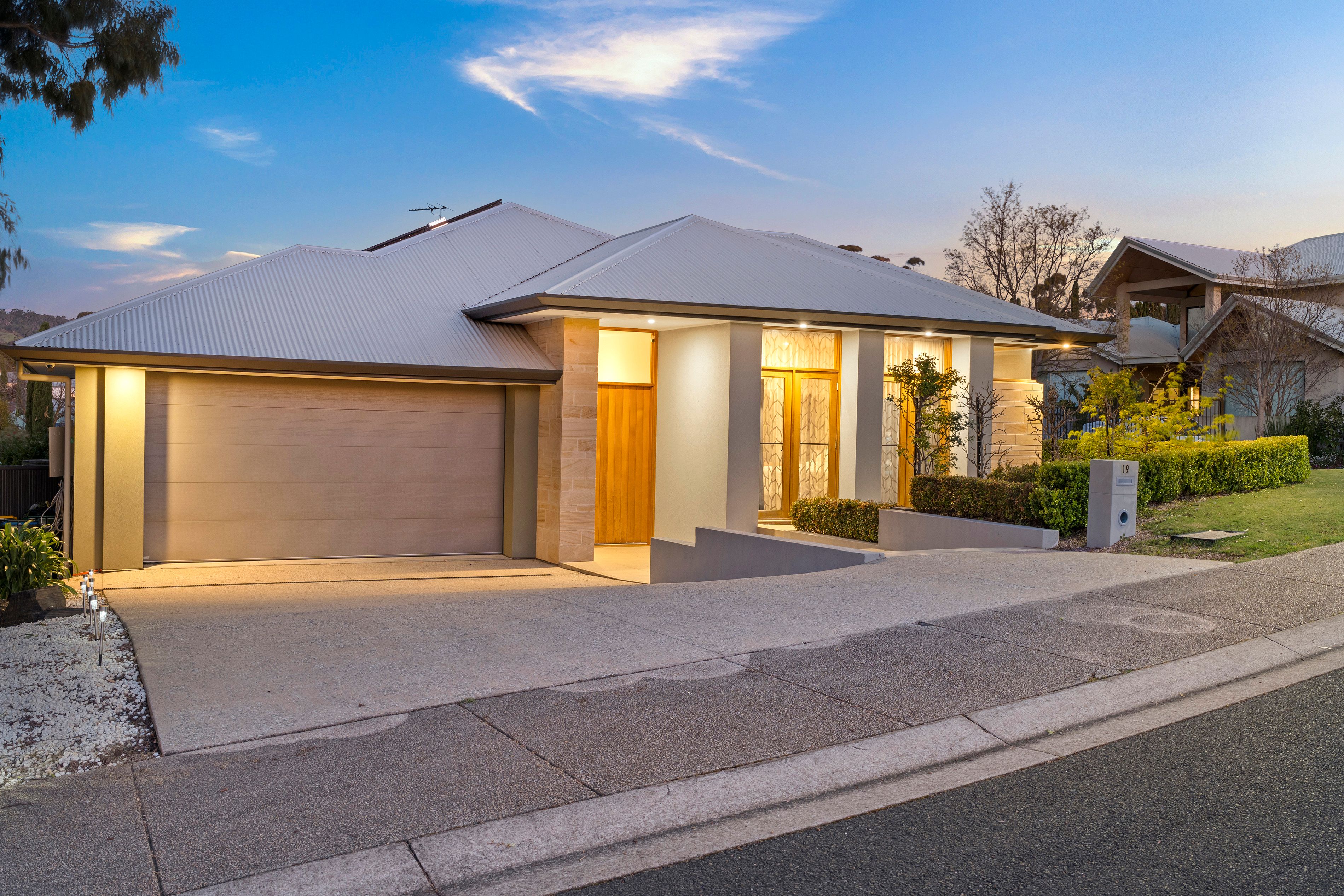 19 Dawbiney Avenue, Craigburn Farm, SA 5051