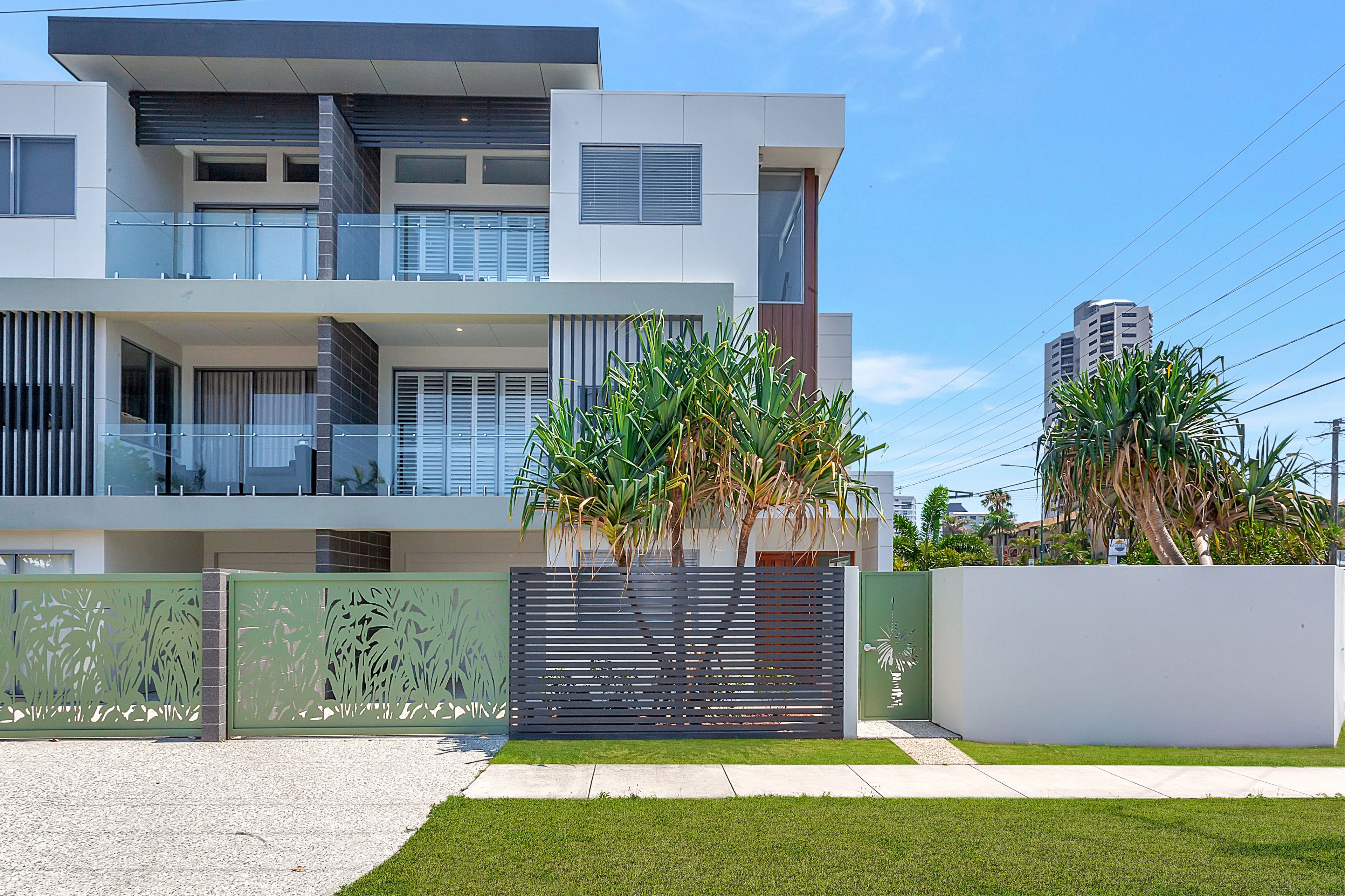 1 Banksia Broadway, Burleigh Heads QLD 4220