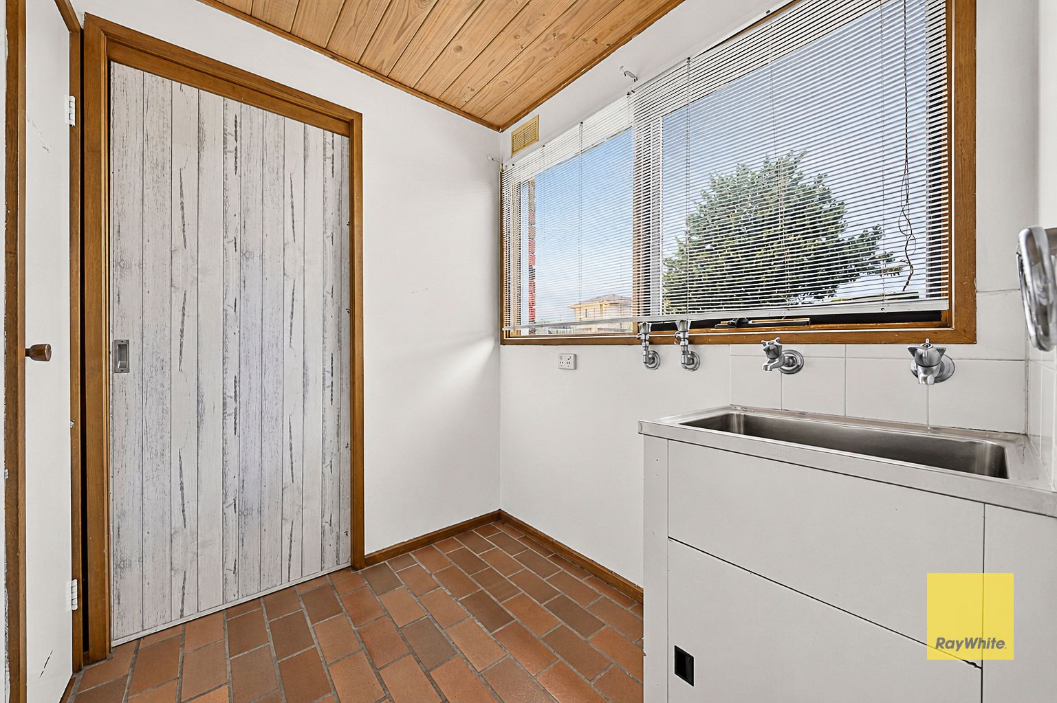 16 Oppy Crescent — photo 14 of 20