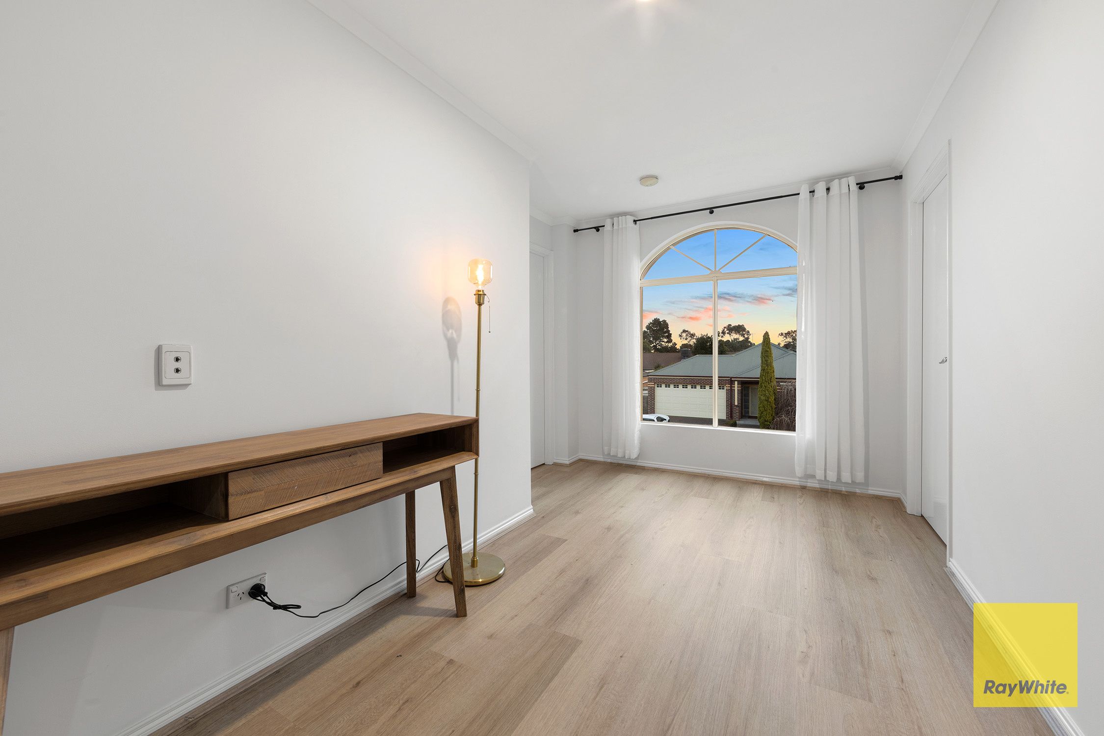 27 Abbington Crescent — photo 12 of 26
