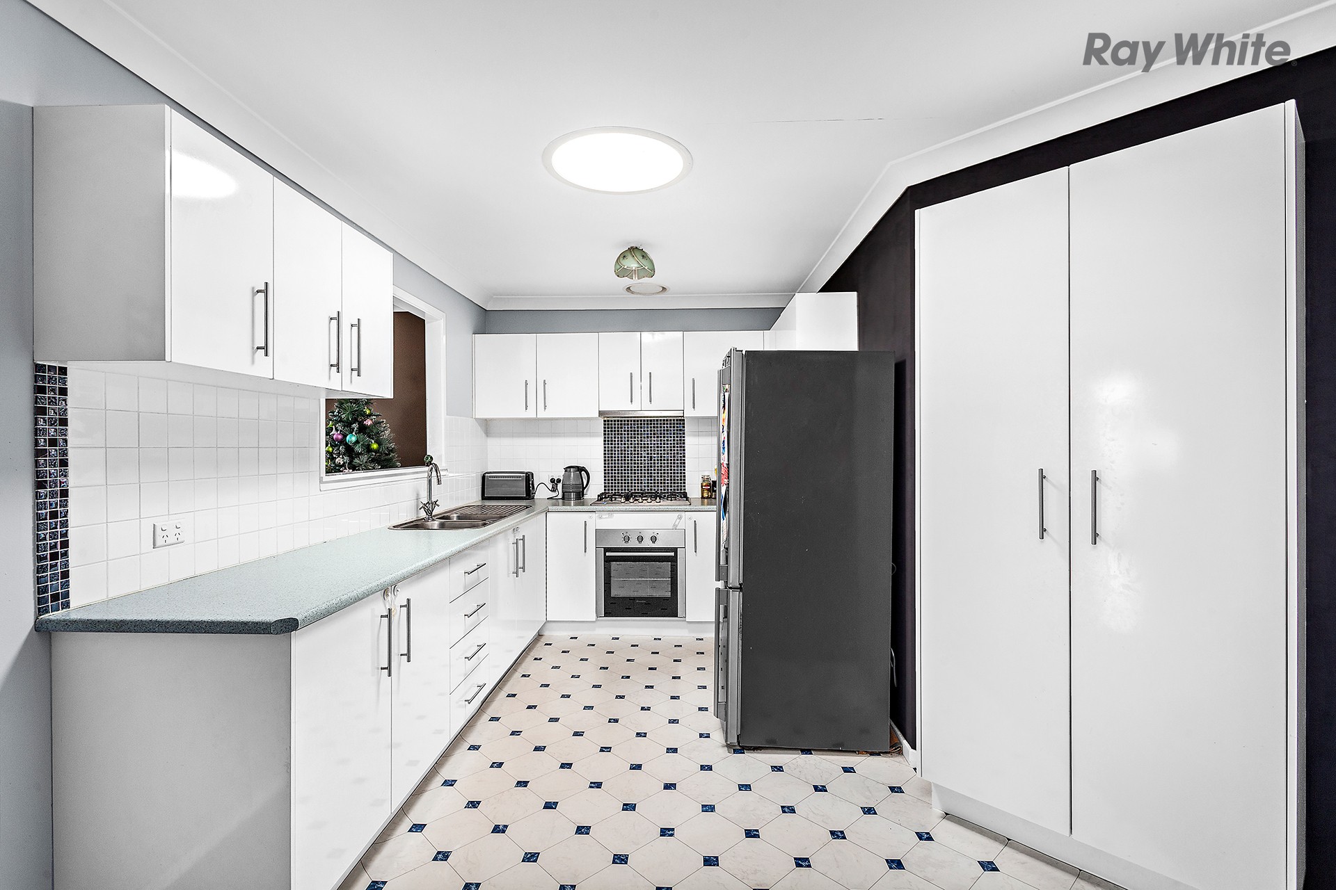 11 Flame Tree Place, Albion Park Rail, NSW 2527