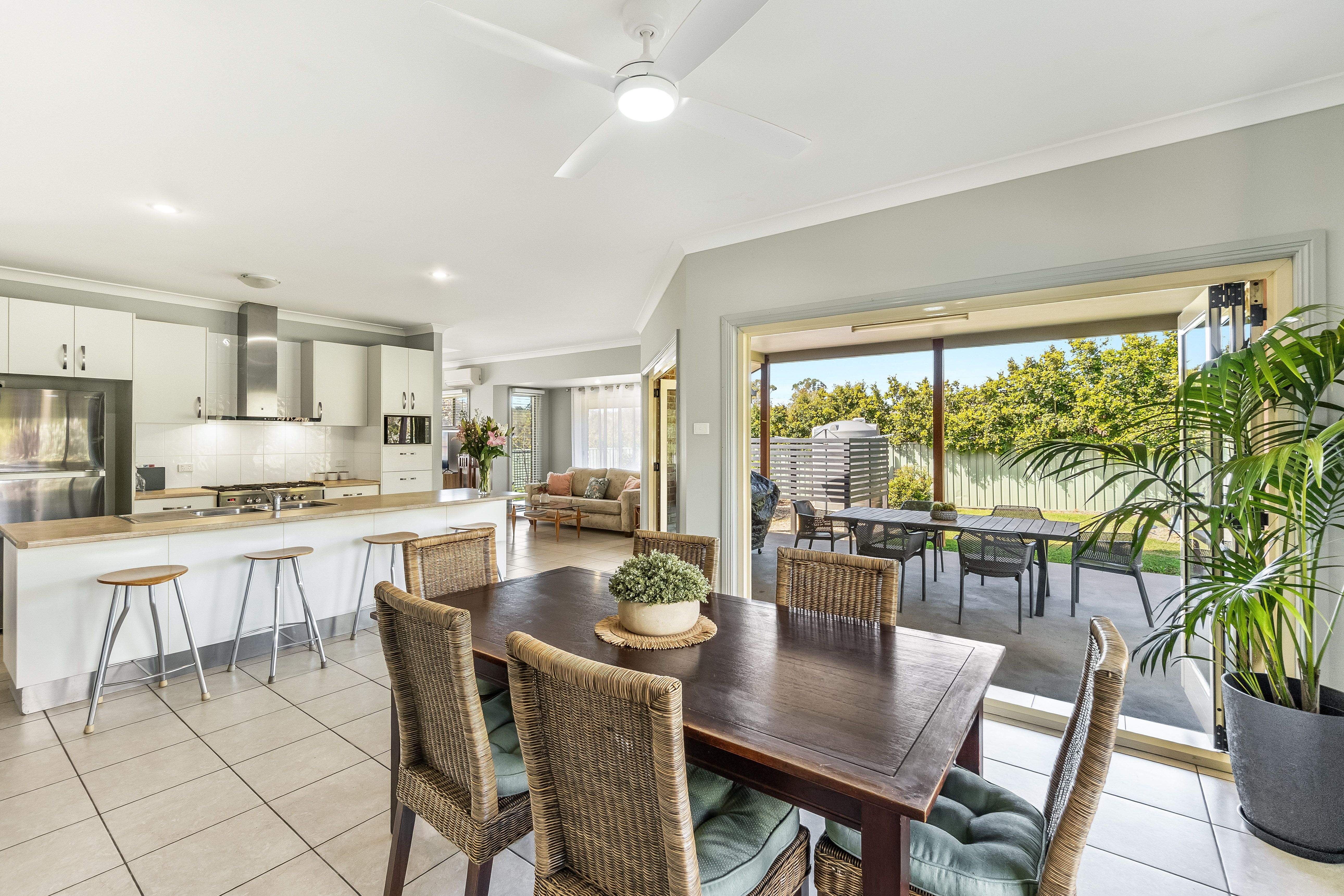 11 Parklands Drive — photo 4 of 22