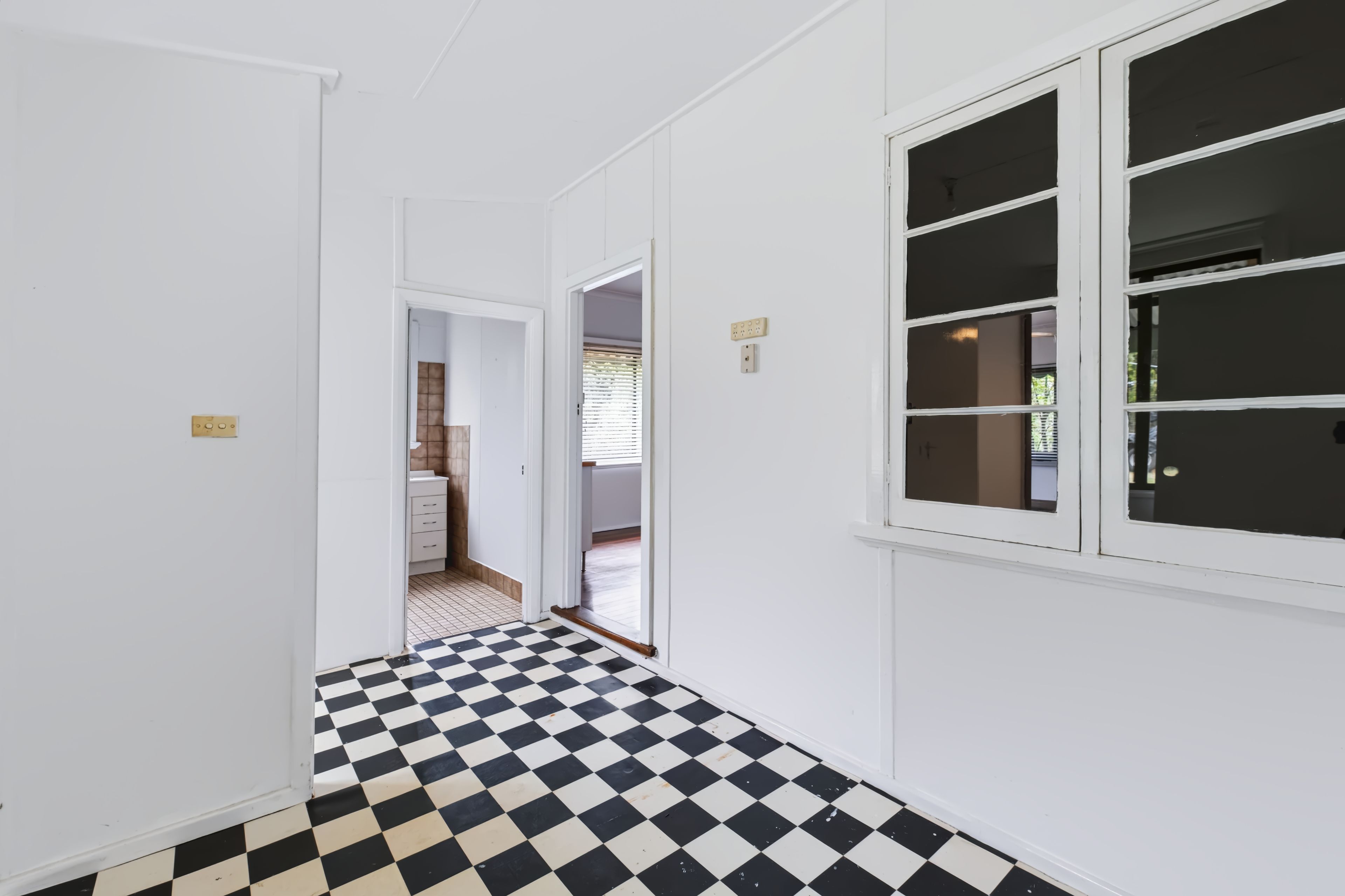 8 Padbury Road — photo 15 of 20