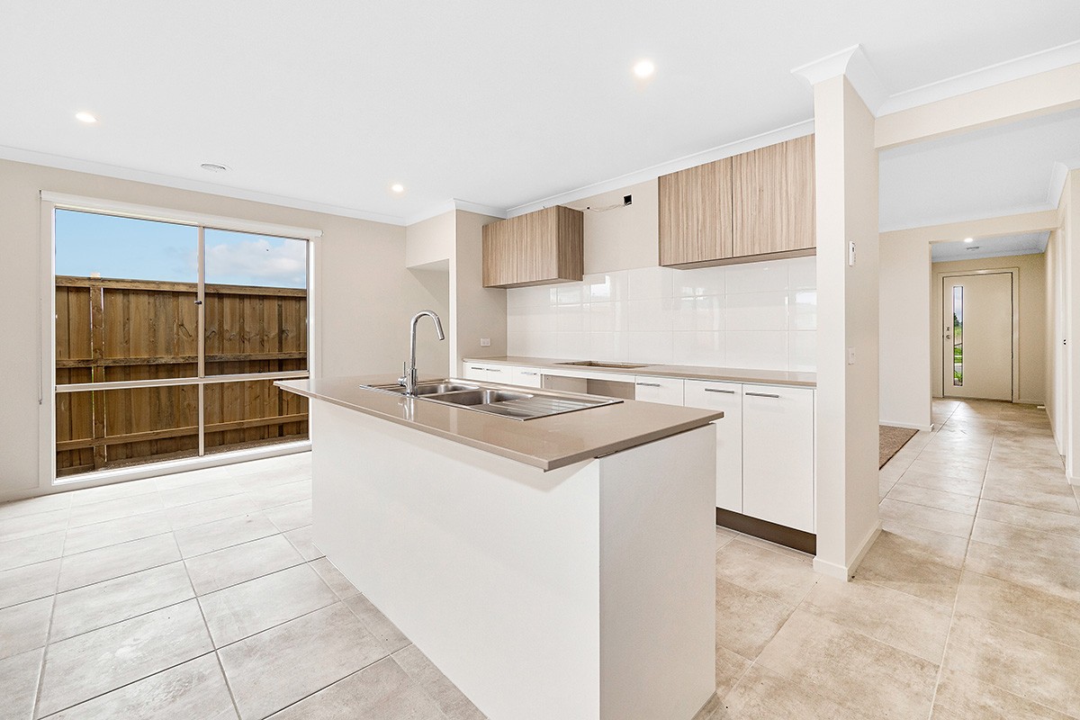 44 Bowler Avenue, Clyde, VIC 3978