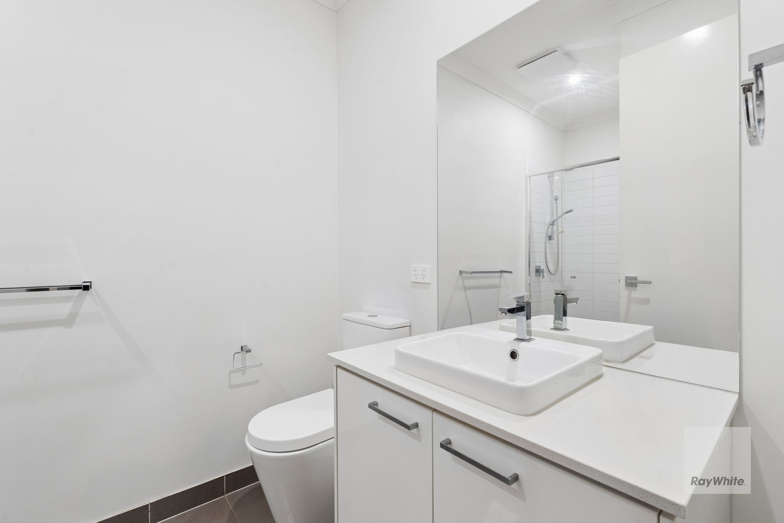 14 Lenox Walk — photo 3 of 18
