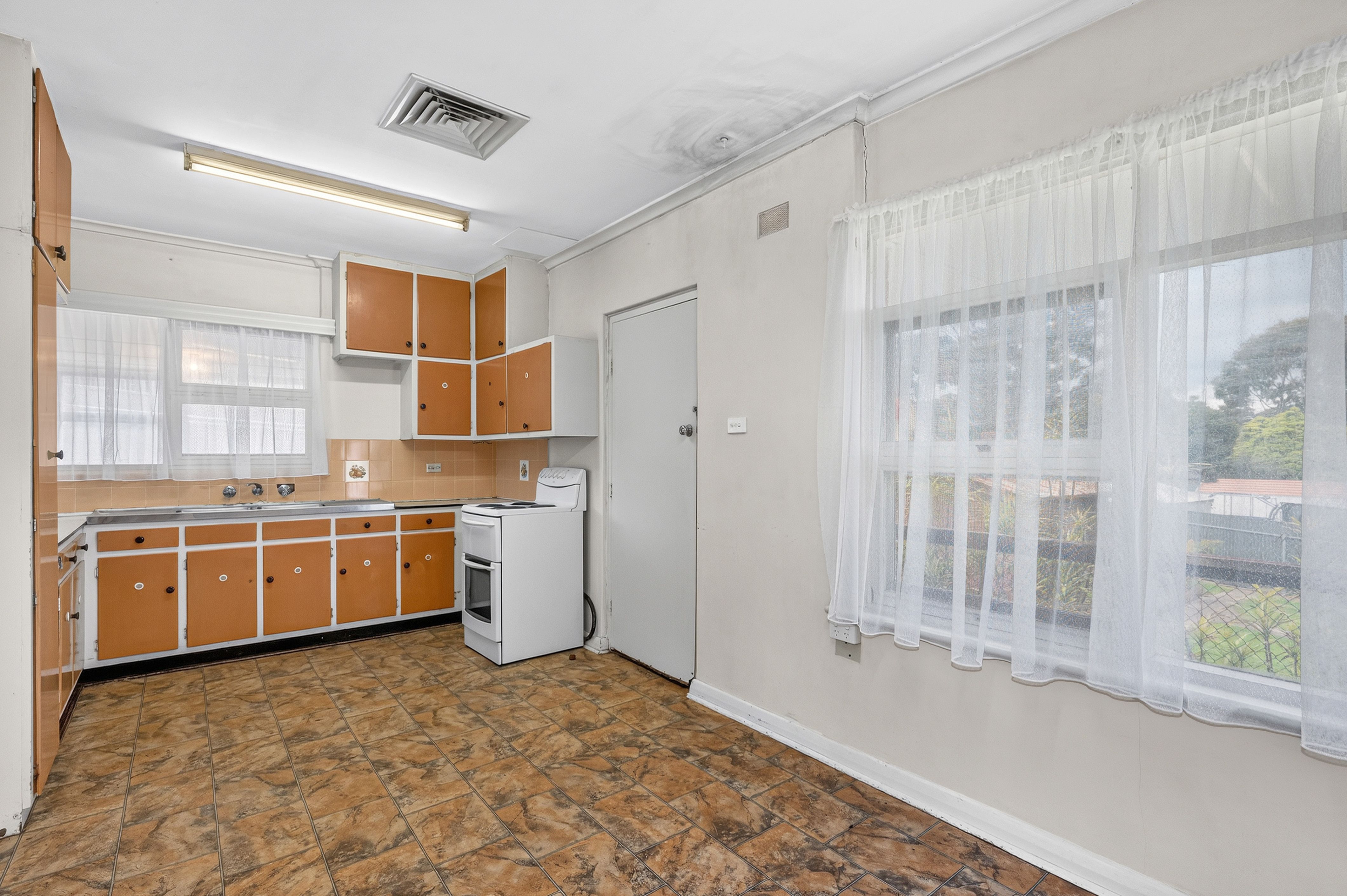 119 Main South Road — photo 4 of 12