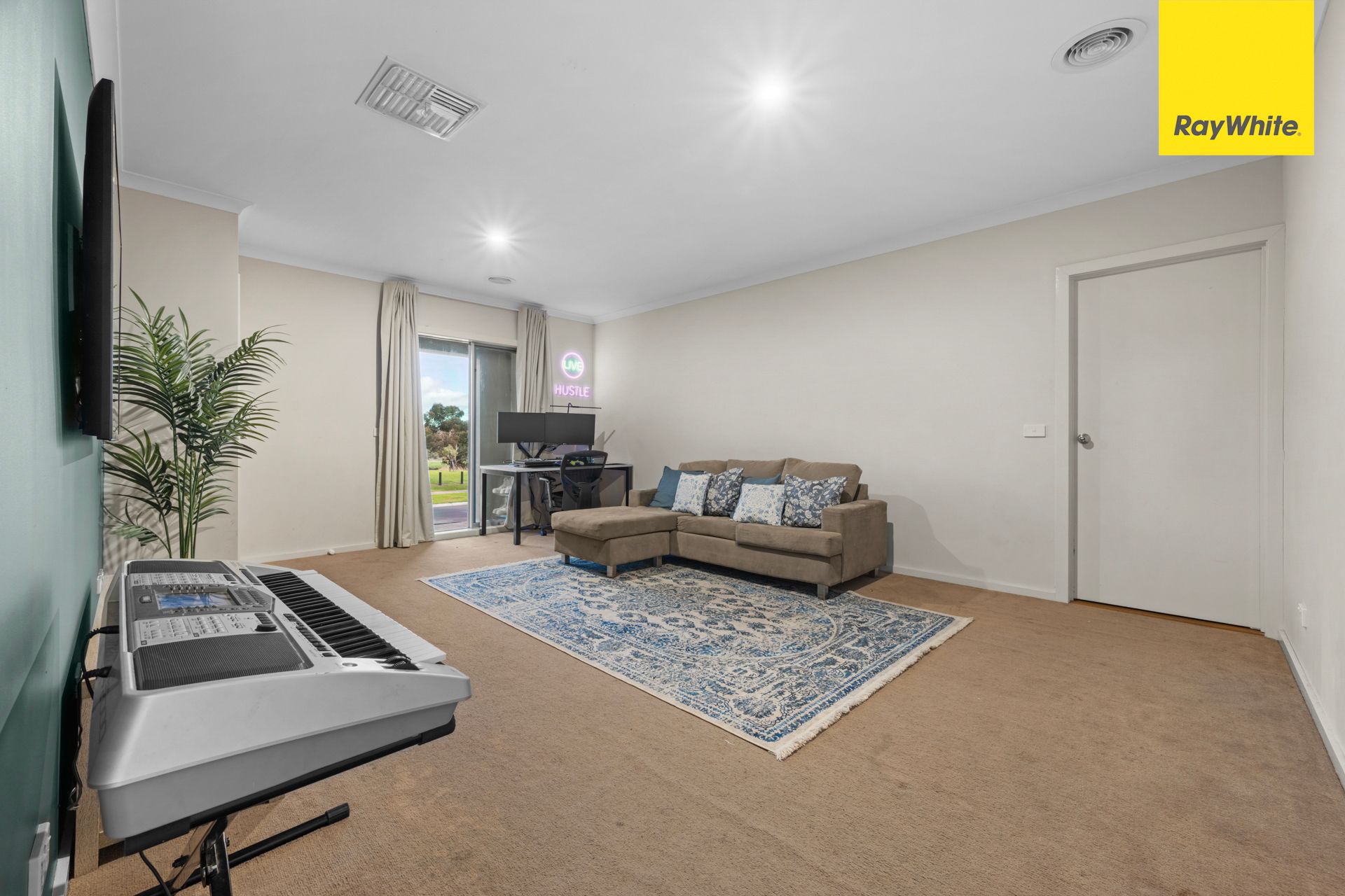 90 Dalray Crescent — photo 15 of 27