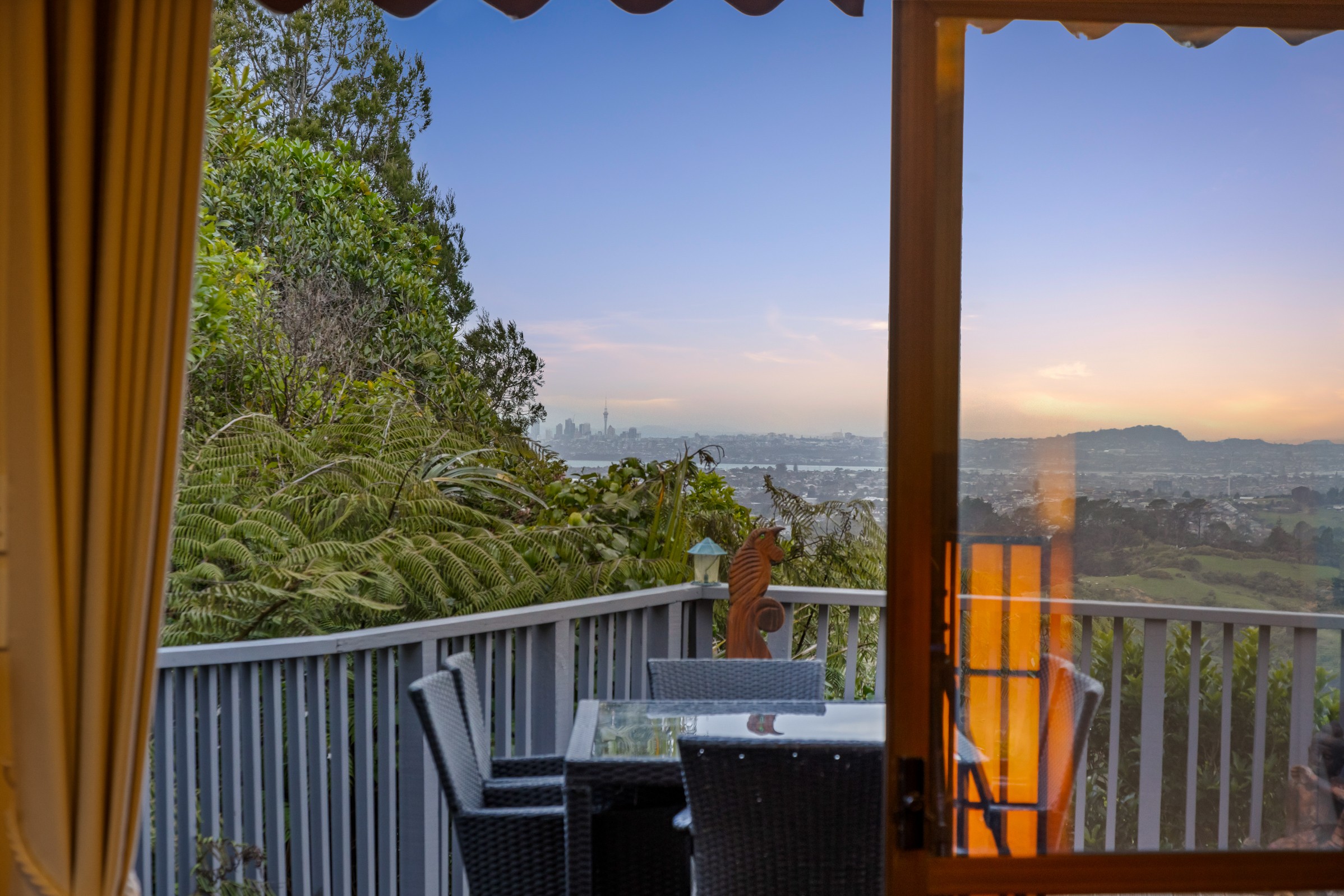 1124 Scenic Drive North, Swanson, Waitakere City