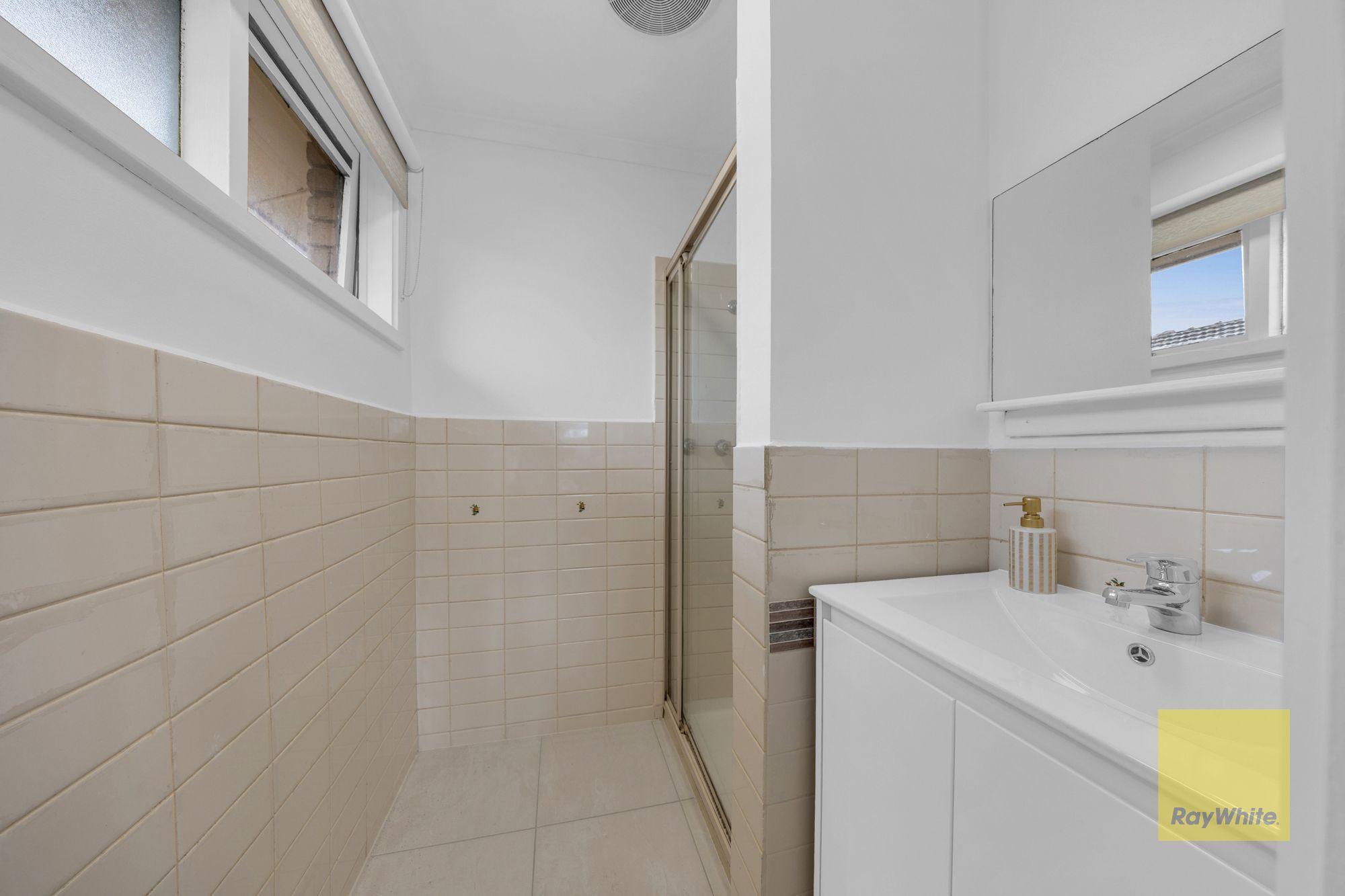 9 Lloyd Street — photo 4 of 20