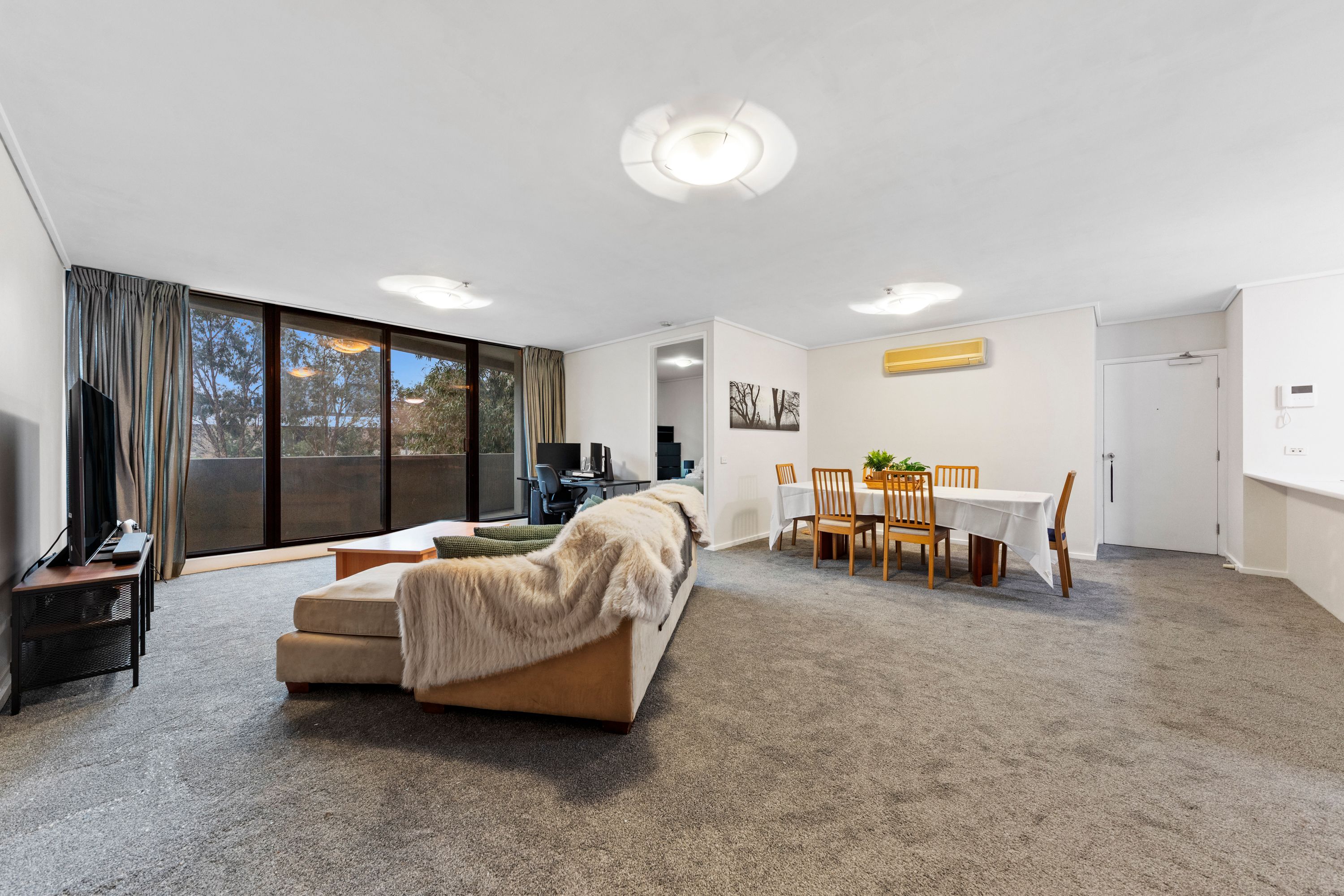 29/99 Whiteman Street — photo 5 of 24