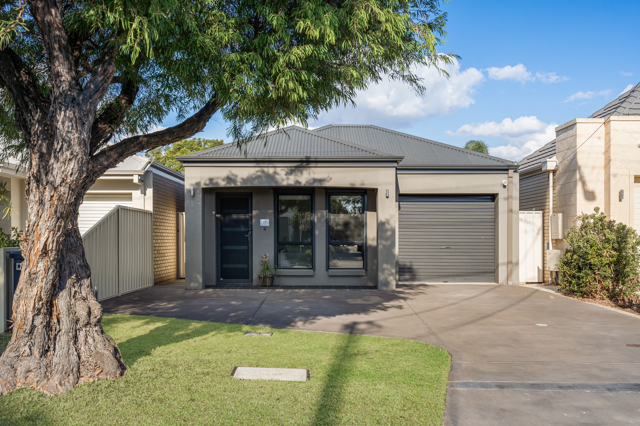 16 Sunset Crescent, Grange SA 5022