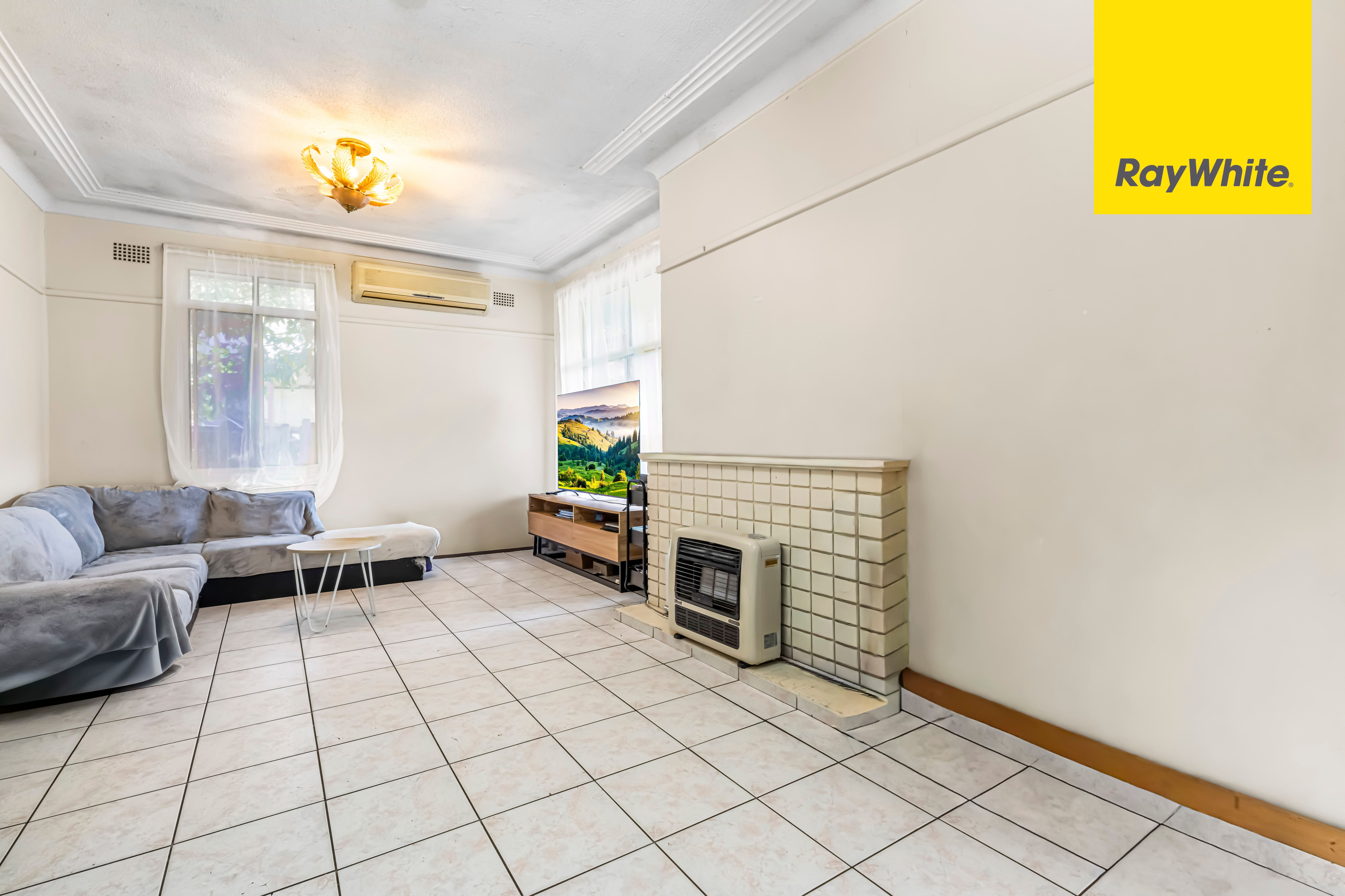 208 Epping Road — photo 3 of 9
