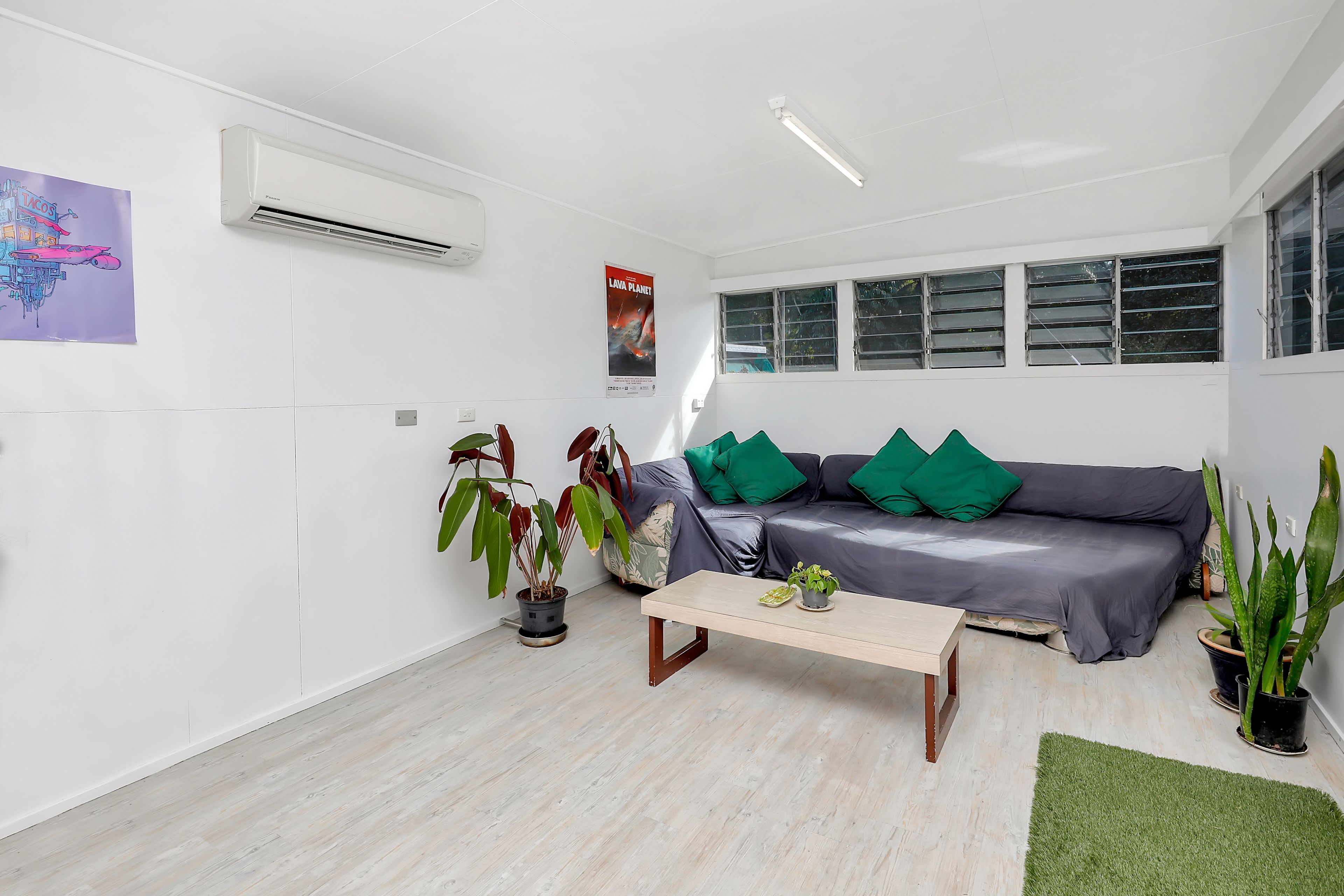 27 Saw Street, Machans Beach, QLD 4878
