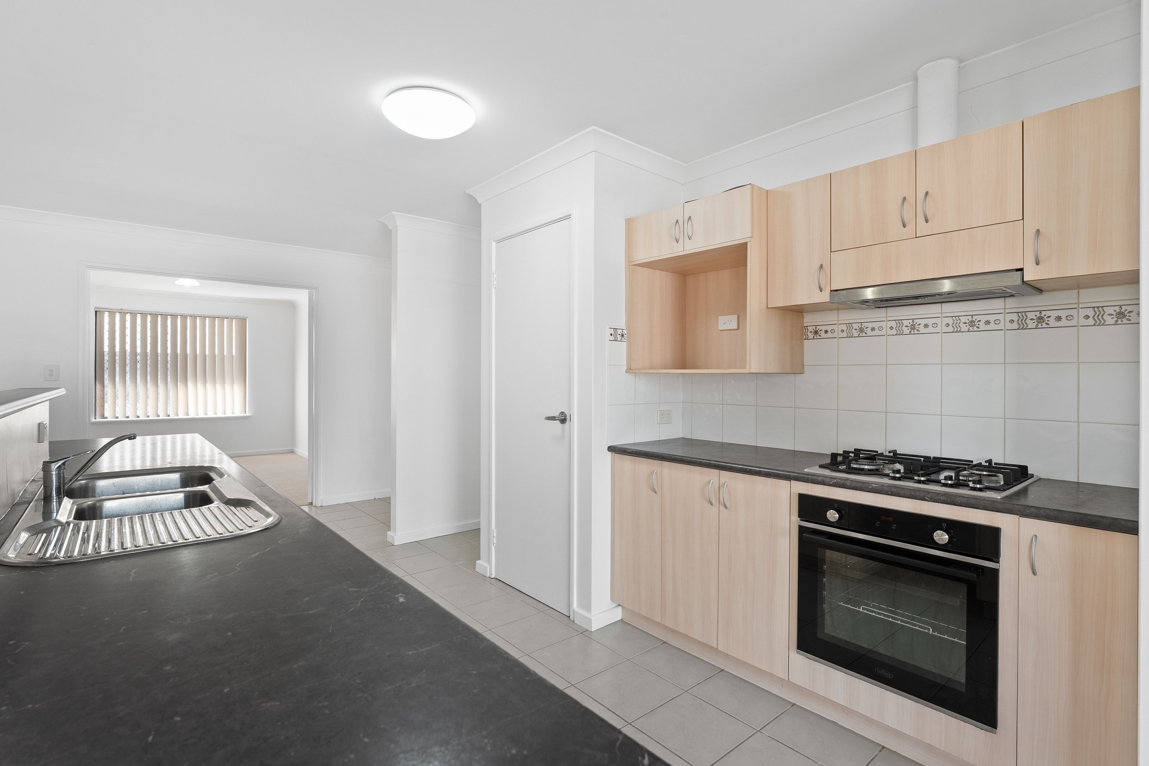 4 Oxenholme Way — photo 17 of 30